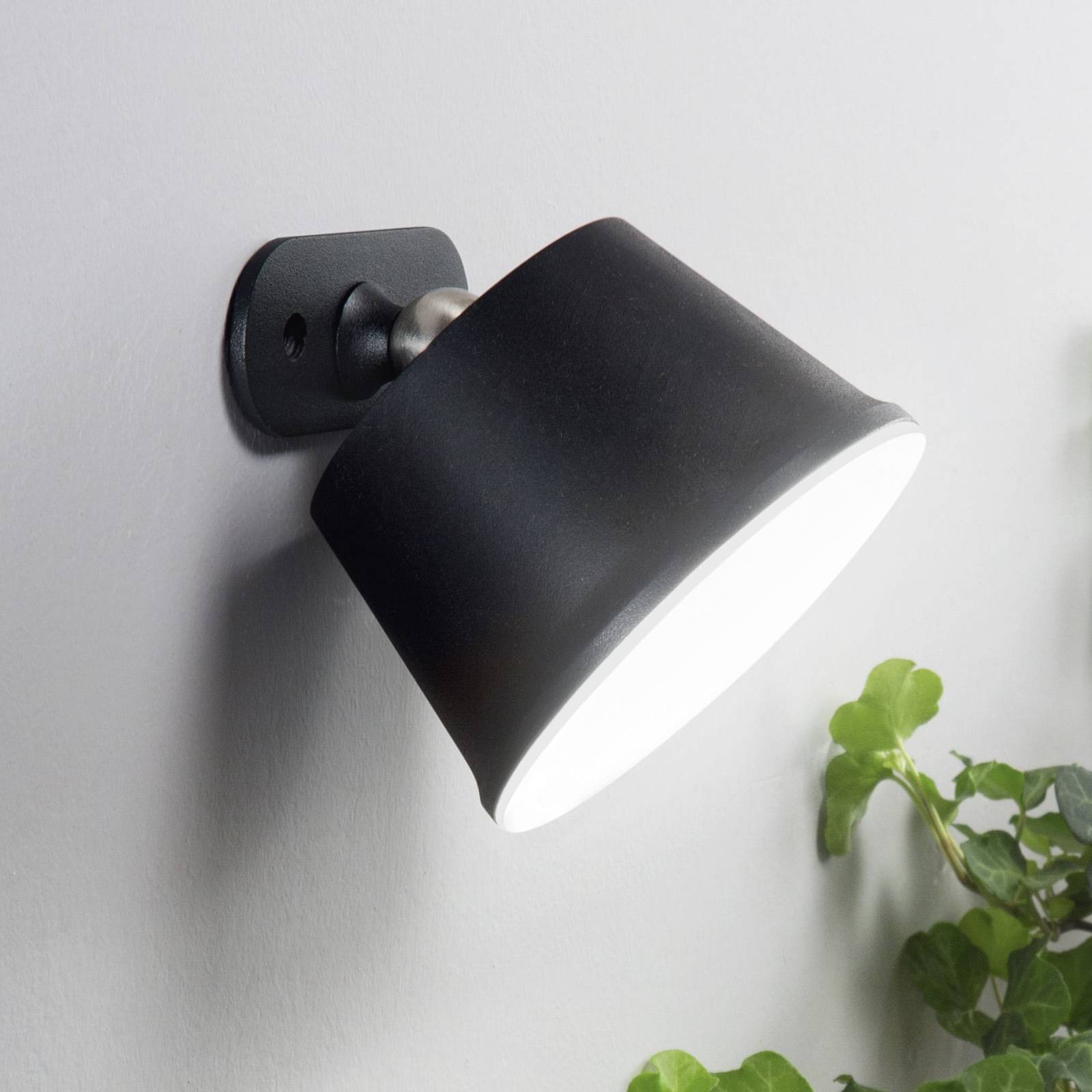 Fabas Luce Lampe LED à accu Armanda noire aimant universelle IP54