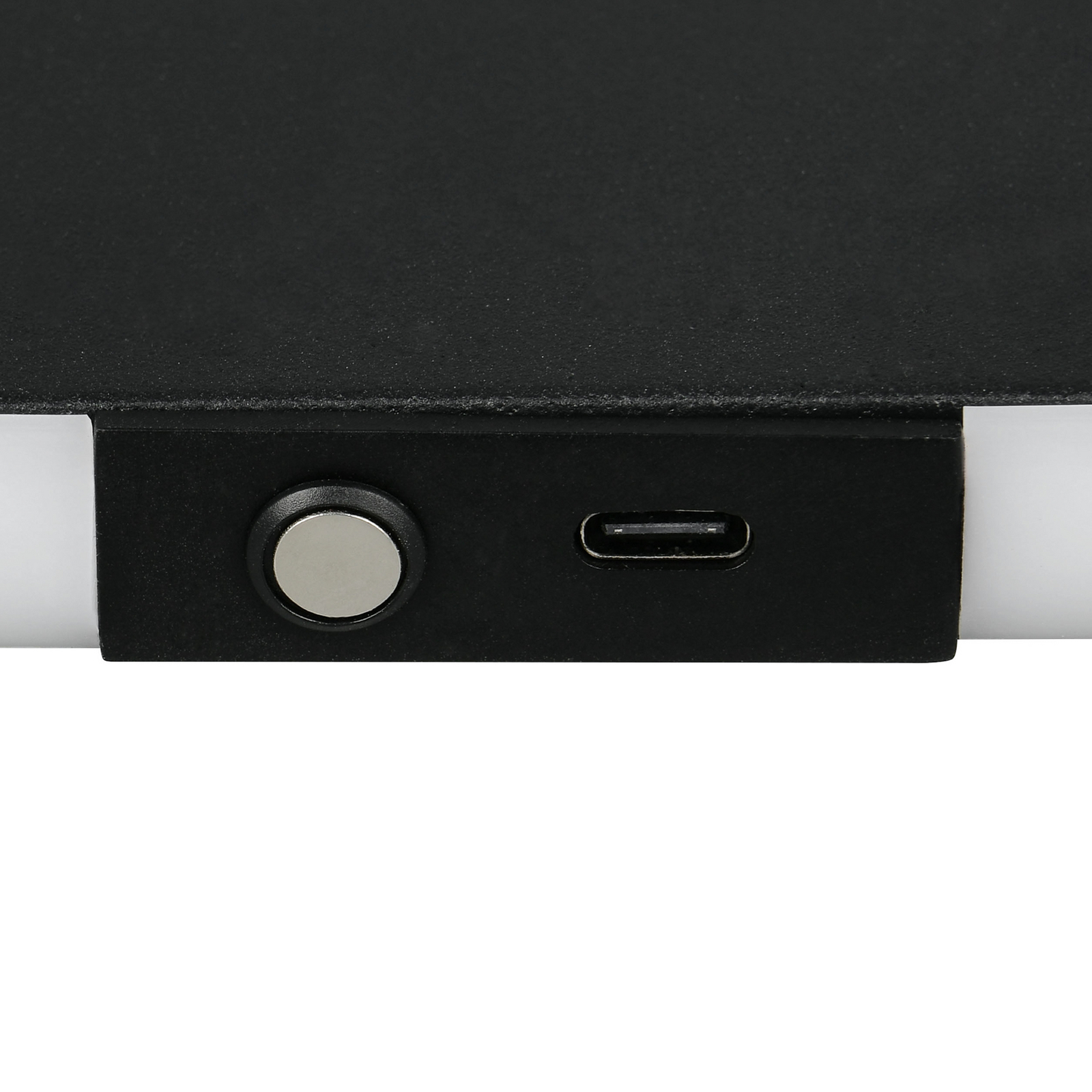 LED-akuga seinavalgusti Conchita, laius 32 cm, must, metall LED-akuga seinavalgusti Conchita, laius 32 cm, must, metall