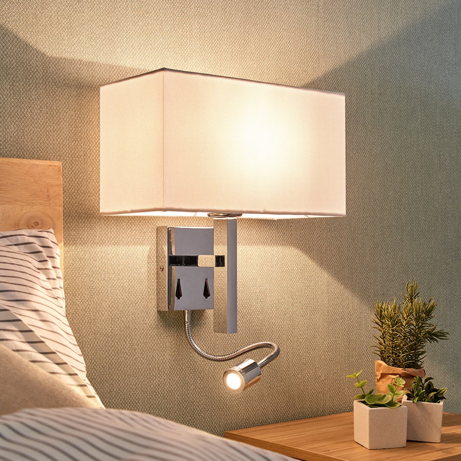 Reading arm wall light Pelto with two switches