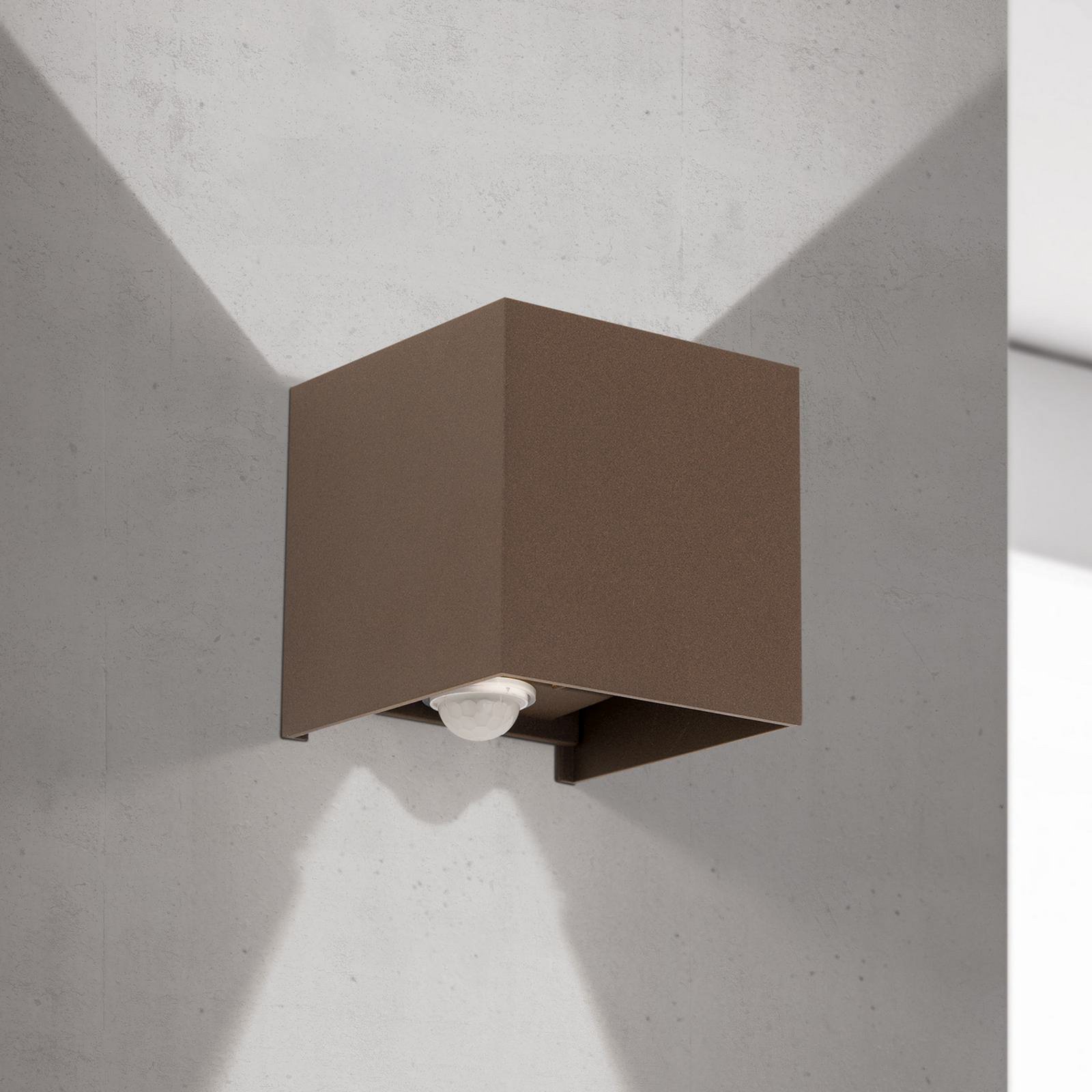 LED outdoor wall light Cube-S, corten, metal, sensor