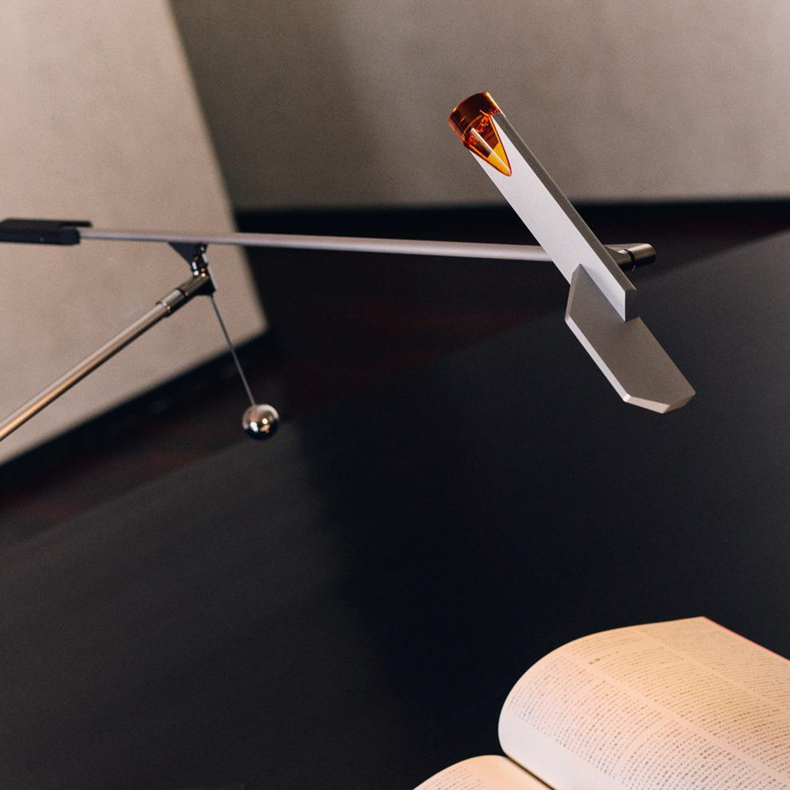 Halley LED-Tischlampe, grau, Ausladung 100 cm - Stilnovo Halley LED-Tischlampe, grau, Ausladung 100 cm - Stilnovo