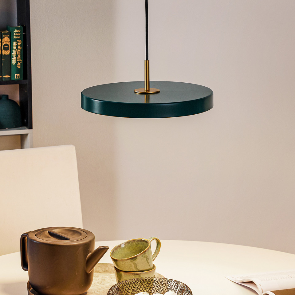 Umage LED-hänglampa Asteria Mini mörkgrön/mässing 31 cm, grön från Umage