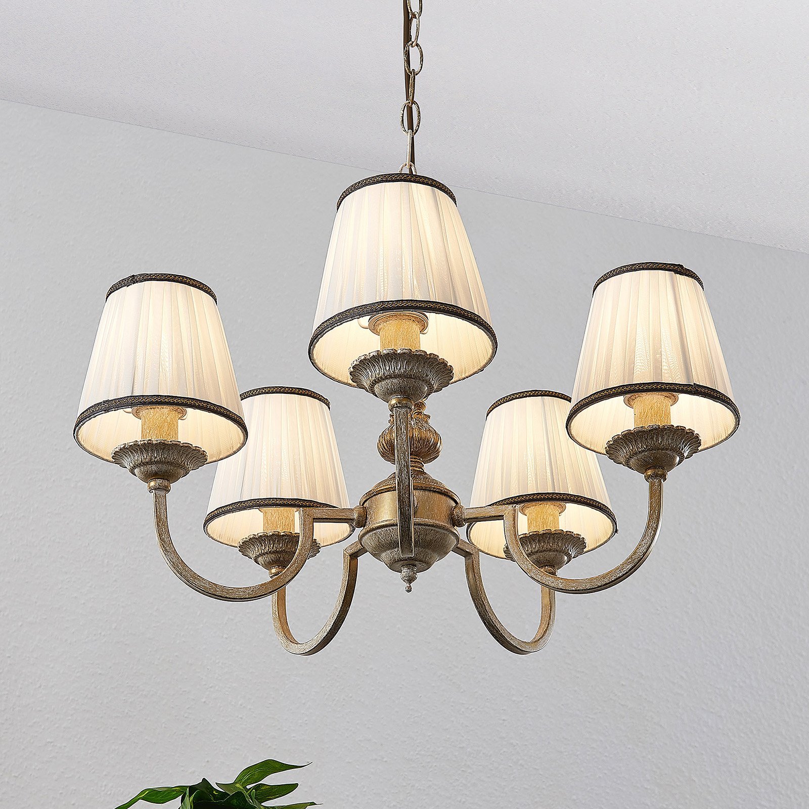 Lumiel 5 Chandelier Cream/Antique Brass - Lindby