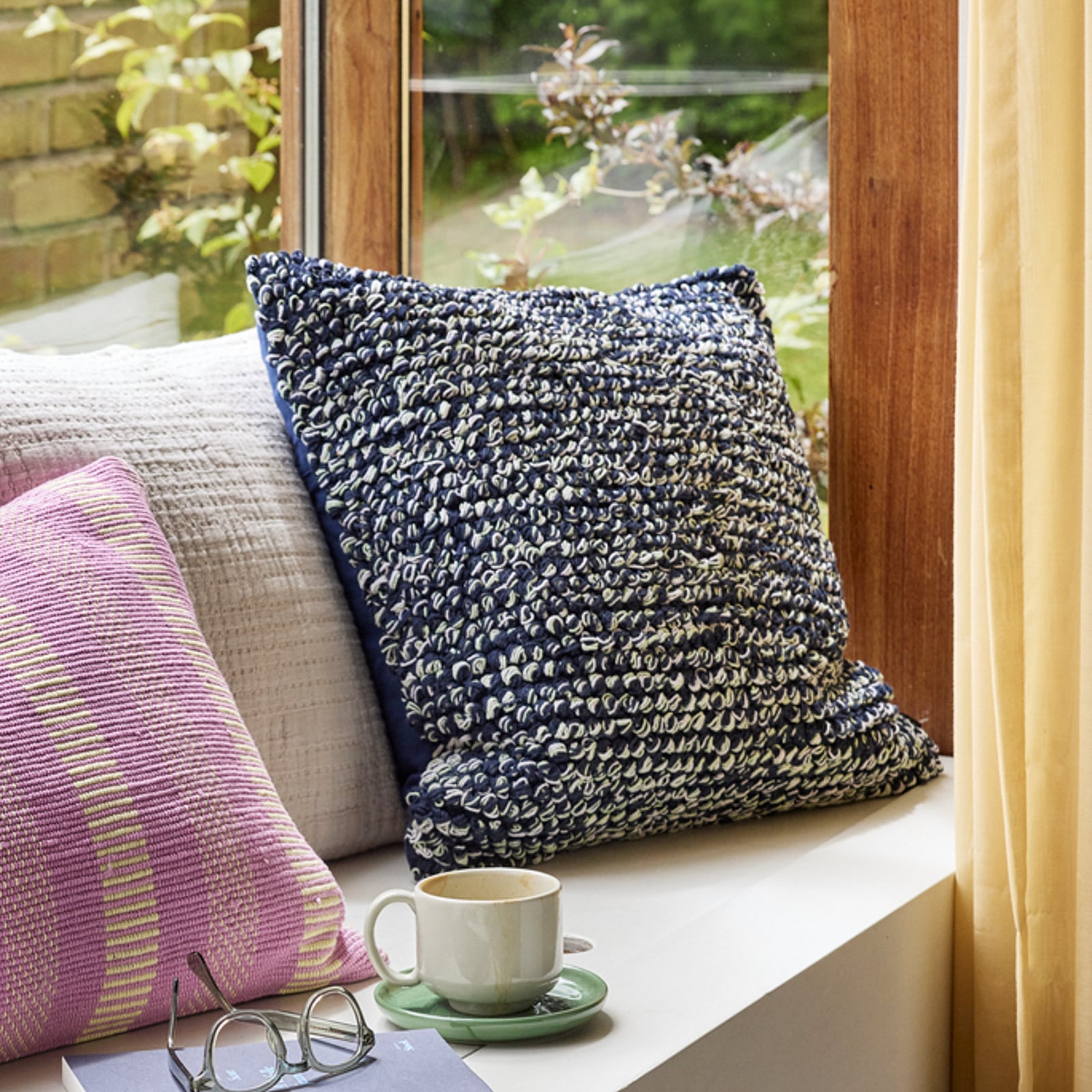 Cuscino Blend blu scuro, lunghezza 40 cm - Hübsch