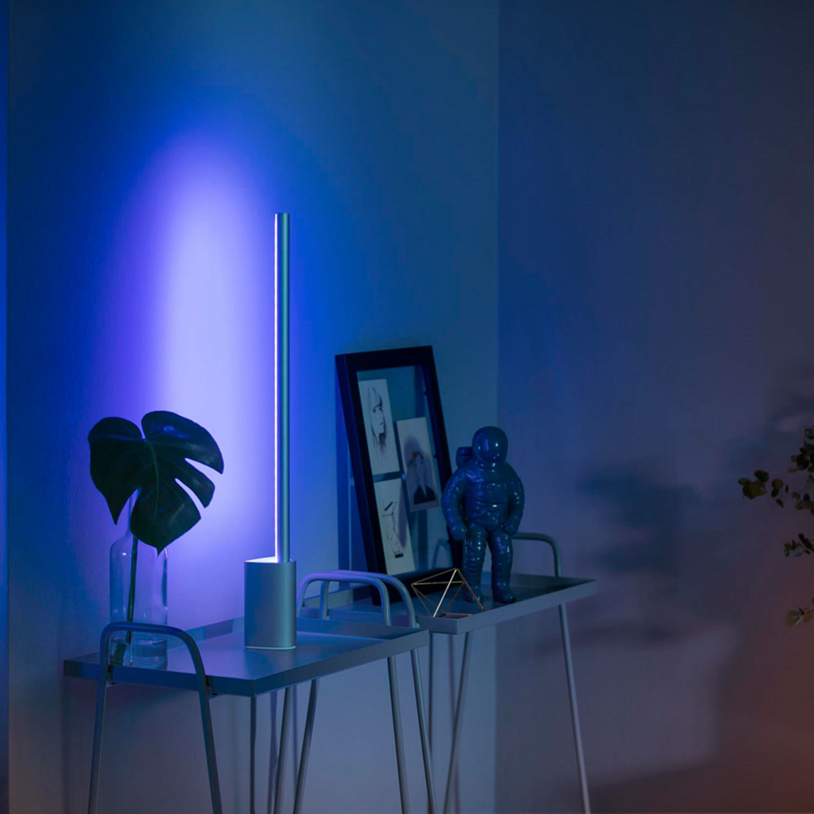 Gradiant Signe Hue Candeeiro de Mesa Branco Bluetooth - Philips Hue