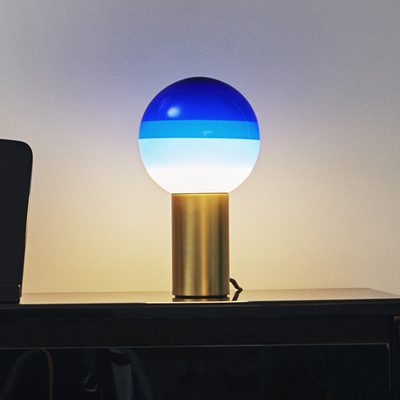 MARSET Dipping Light -pöytälamppu sininen/messinki