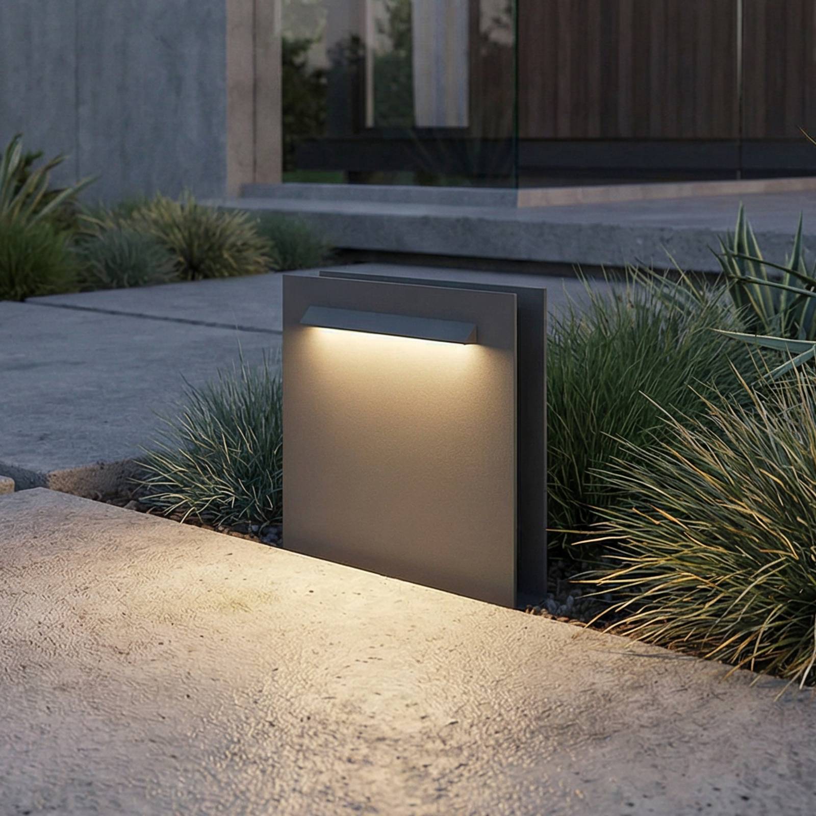 Lucande Lucande LED podlahové svítidlo Joril, antracit, CCT, 23 cm, IP65