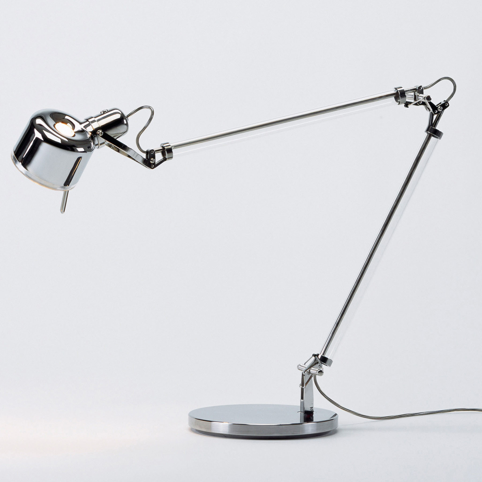 serien.lighting Job Table LED table lamp with base