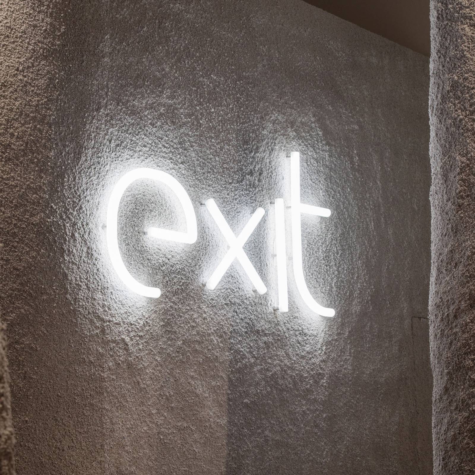 Artemide Alphabet of Light ściana mała litera h
