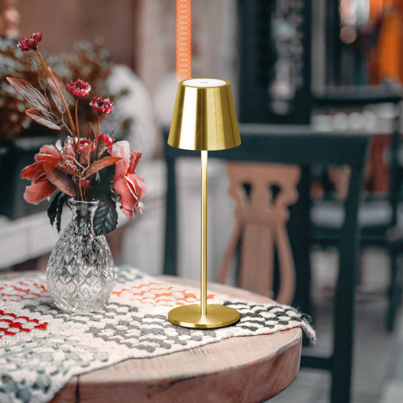 Lampa stołowa LED z akumulatorem Viletto, kolor mosiężny, IP54