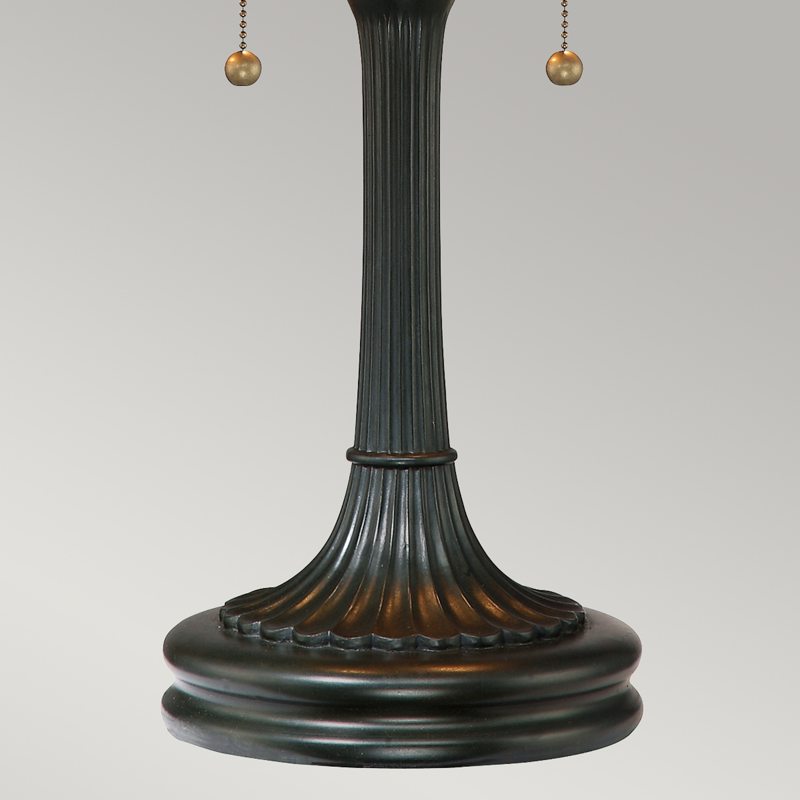 Larissa table lamp in a Tiffany style
