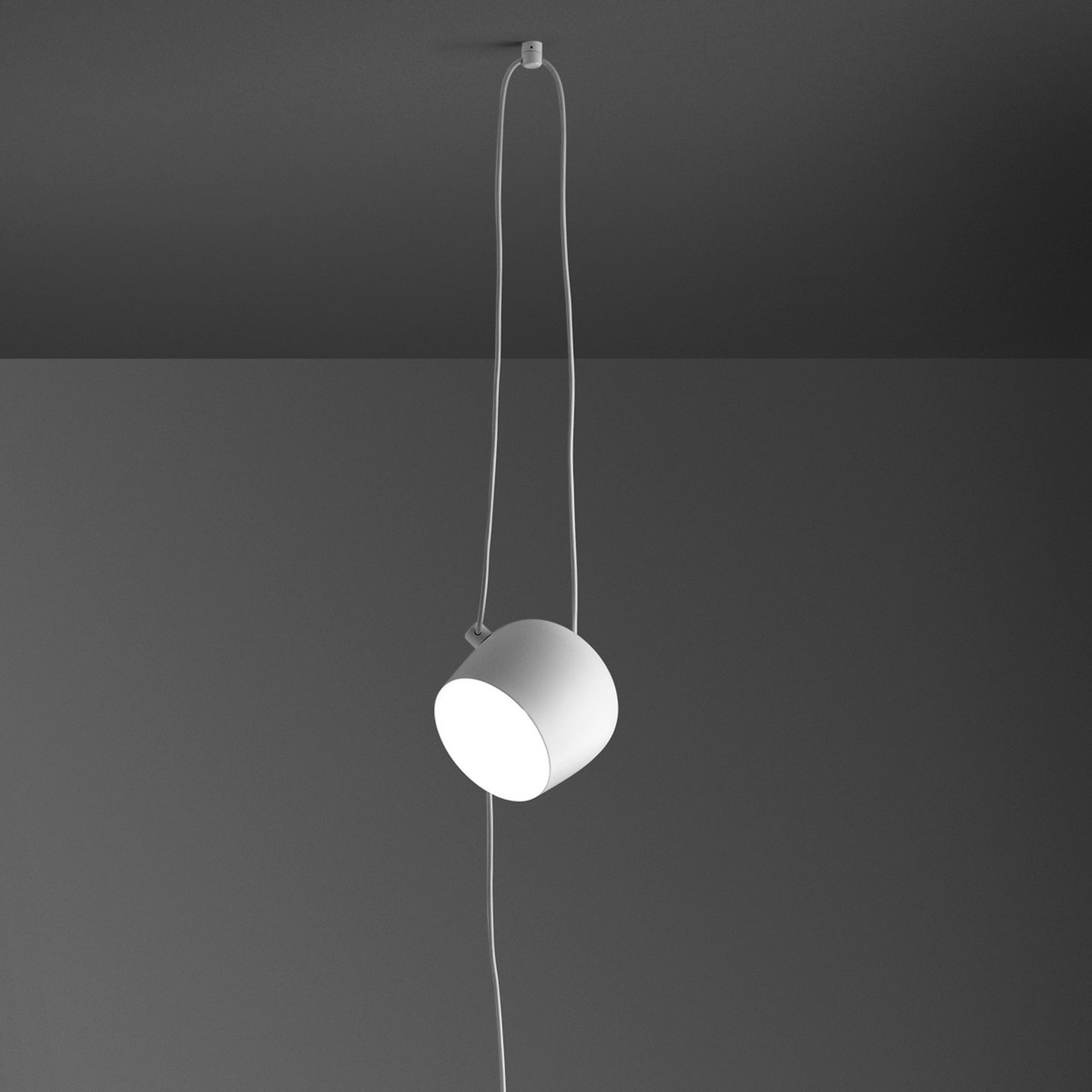 FLOS Aim LED a sospensione di design, bianco