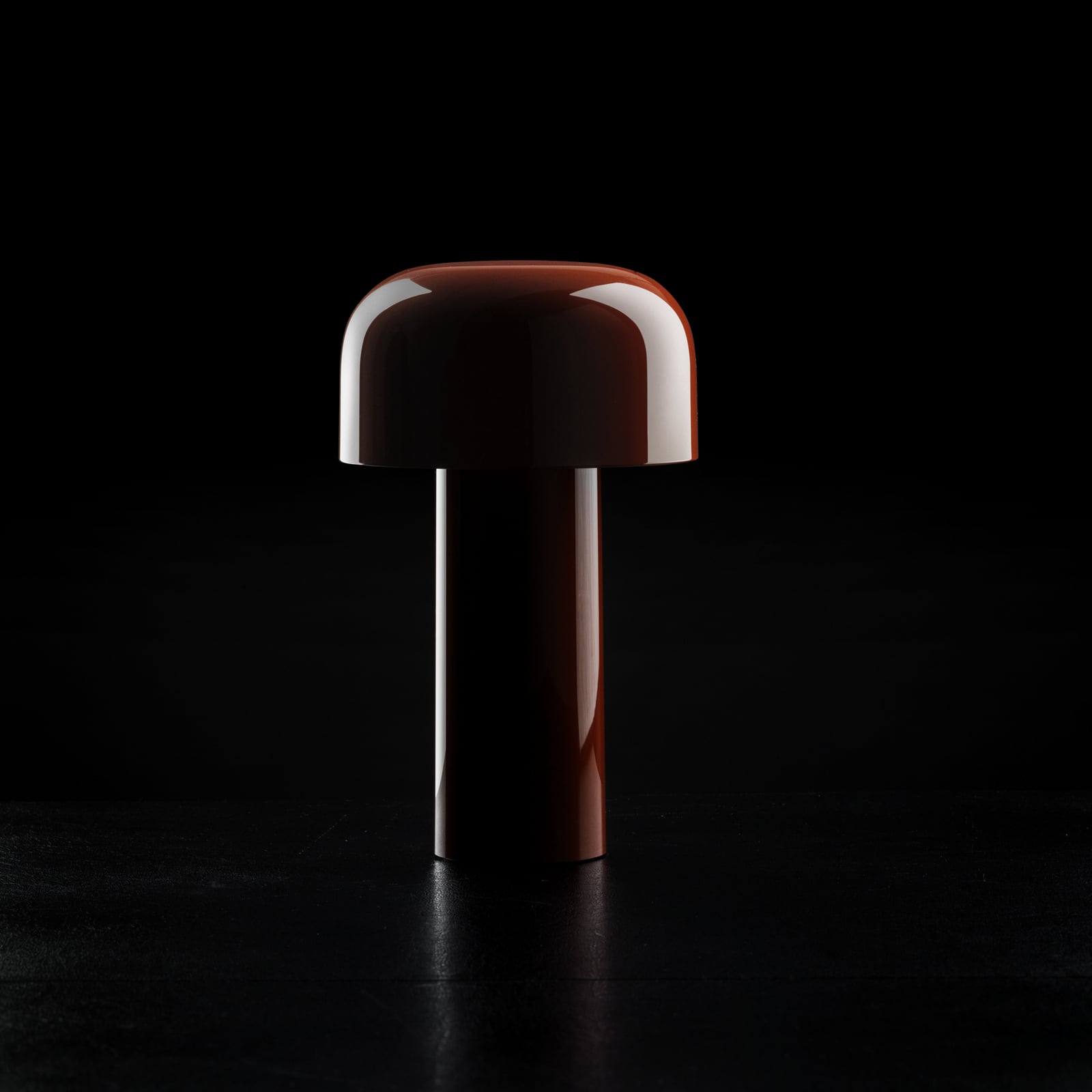 Lampada LED da tavolo Bellhop, rossa, 21 cm, dimmerabile, IP54 - FLOS Lampada LED da tavolo Bellhop, rossa, 21 cm, dimmerabile, IP54 - FLOS