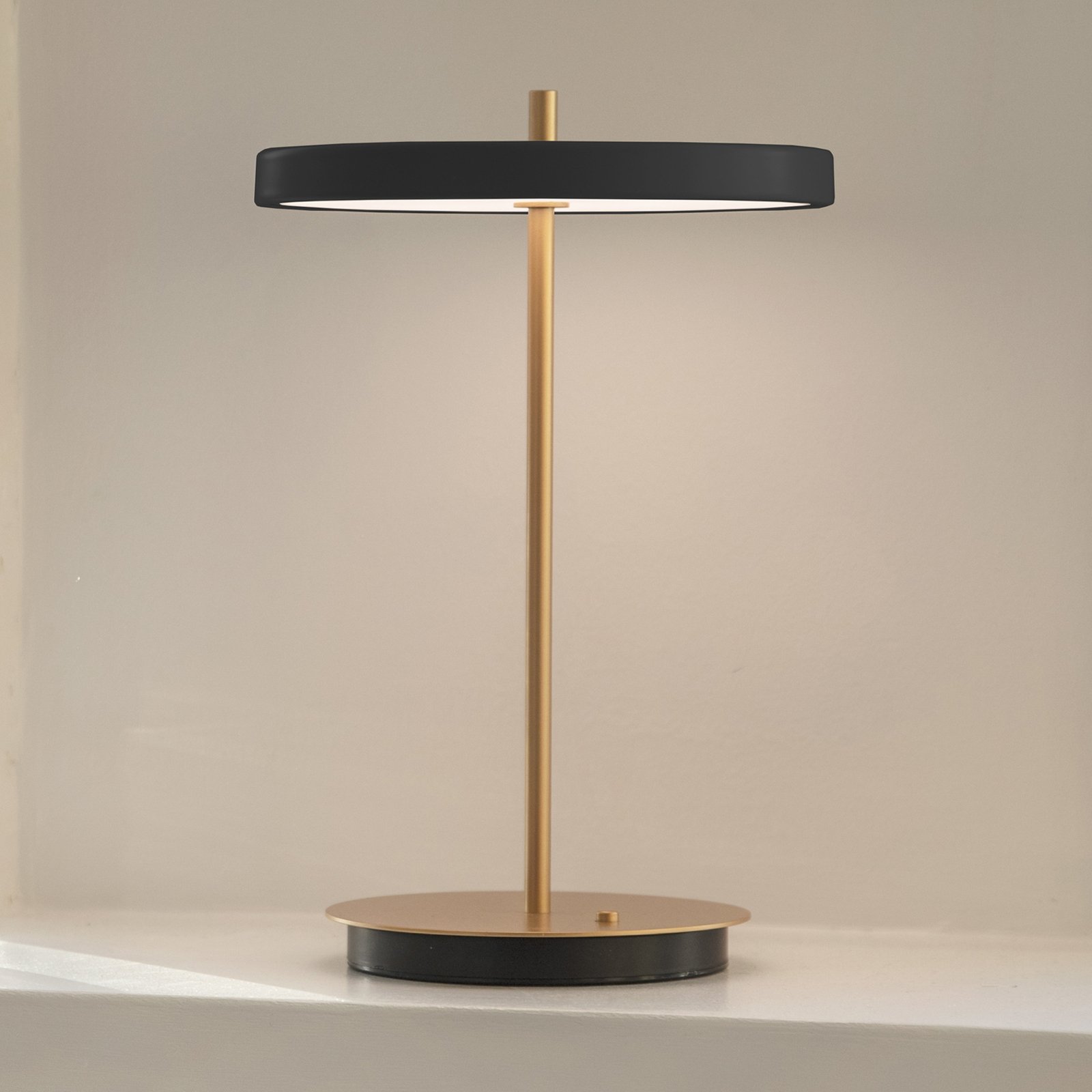 UMAGE Asteria Move lampa stołowa LED, czarna