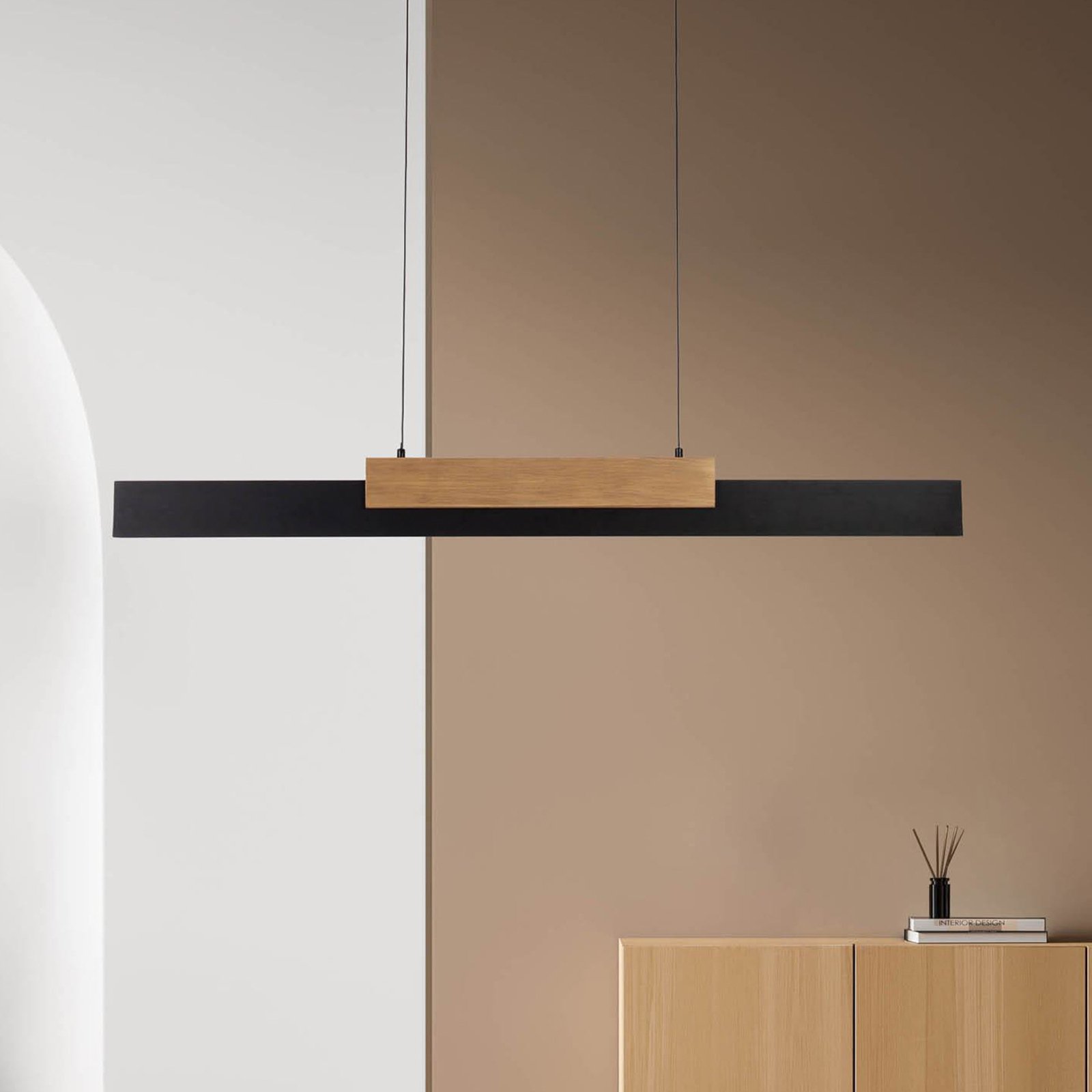 LED pendant light Wiebke, black wood detail 120.5 cm dimmable