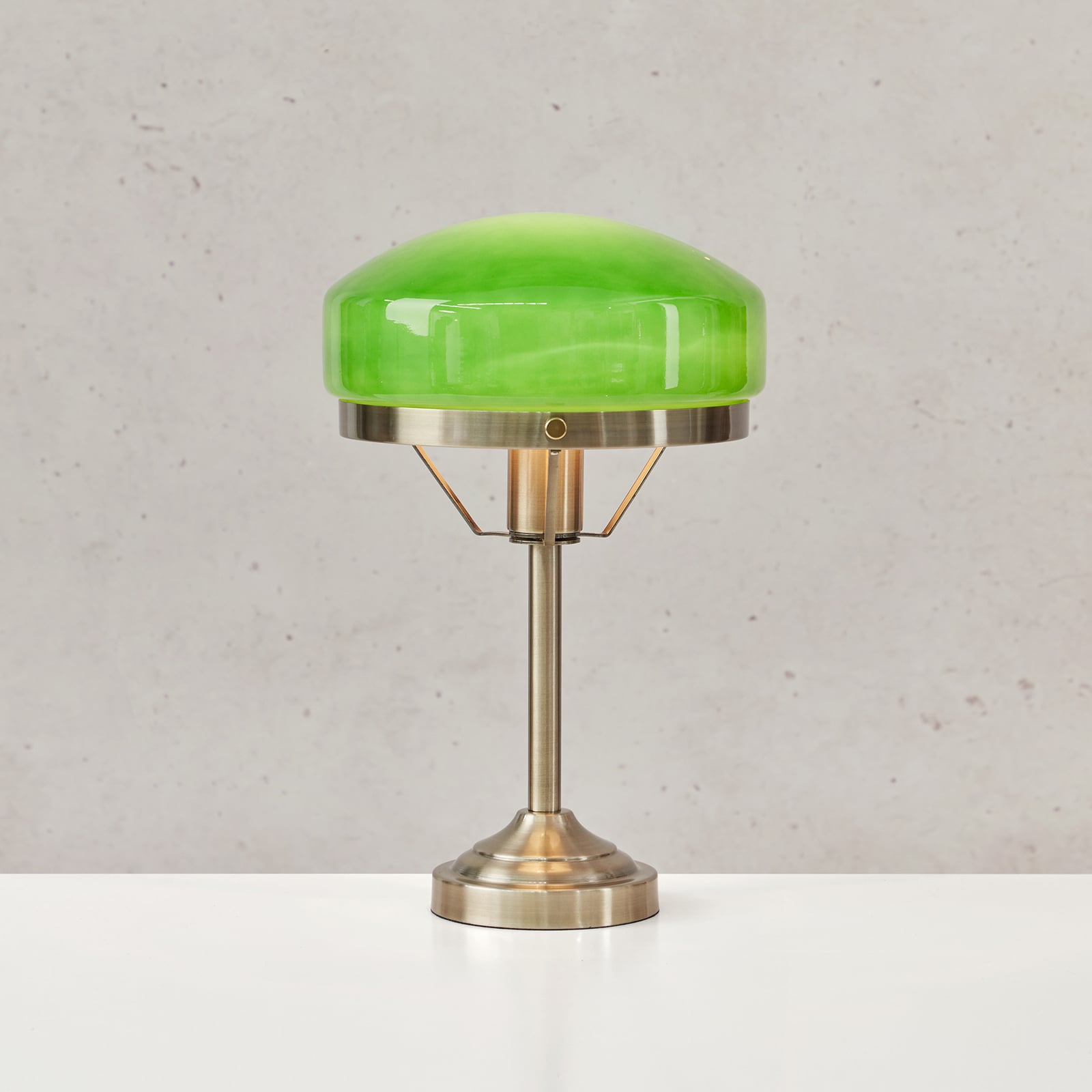 Aurelia bordlampe, messing/grøn, glas, højde 39 cm – Markslöjd