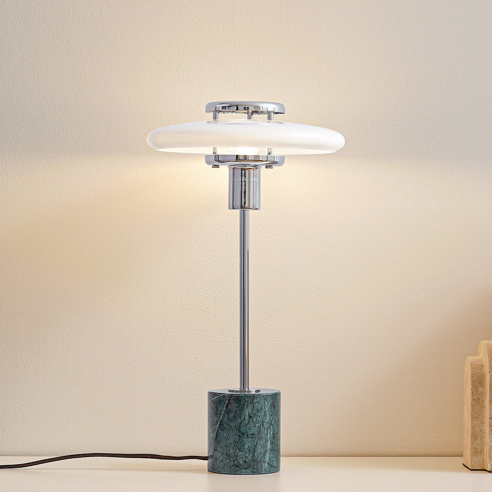 Lindby Lampada da tavolo Branford, 46 cm, bianco/verde, vetro/marmo