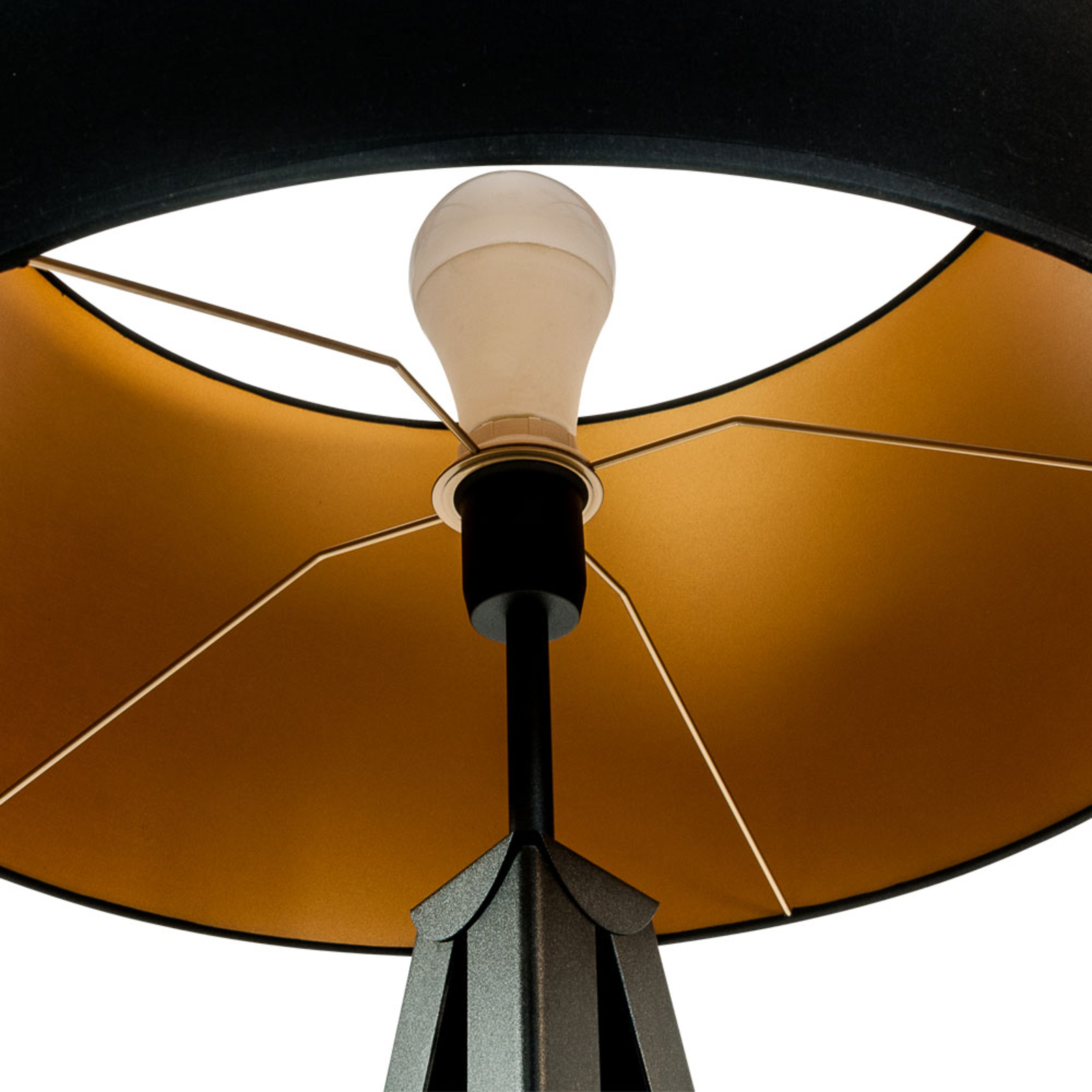 Stojací lampa Tago, trojnožka, černé/zlaté stínidlo