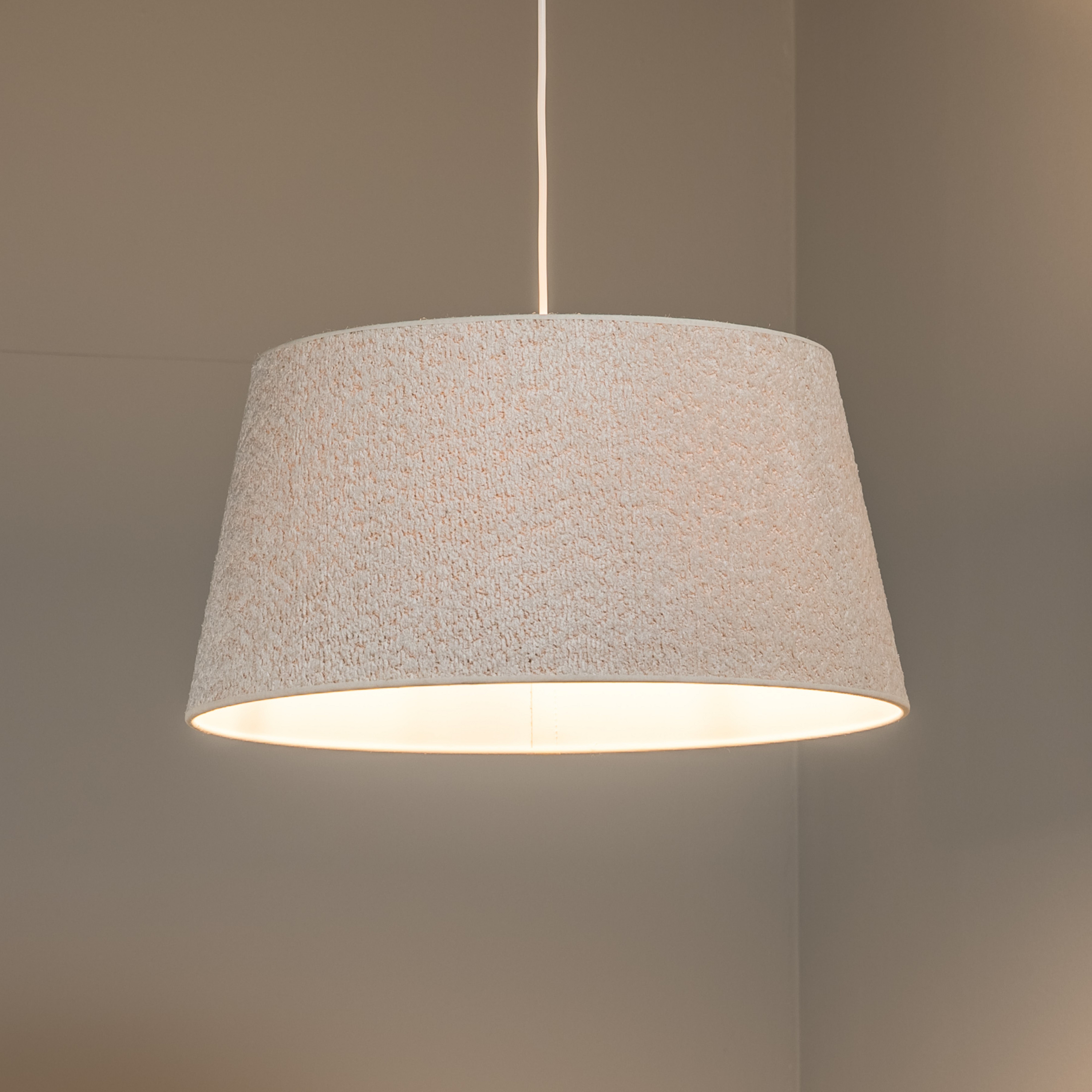 Euluna riippuvalo Boucle, tekstiili ecru, Ø 50 cm, 1-lamppuinen