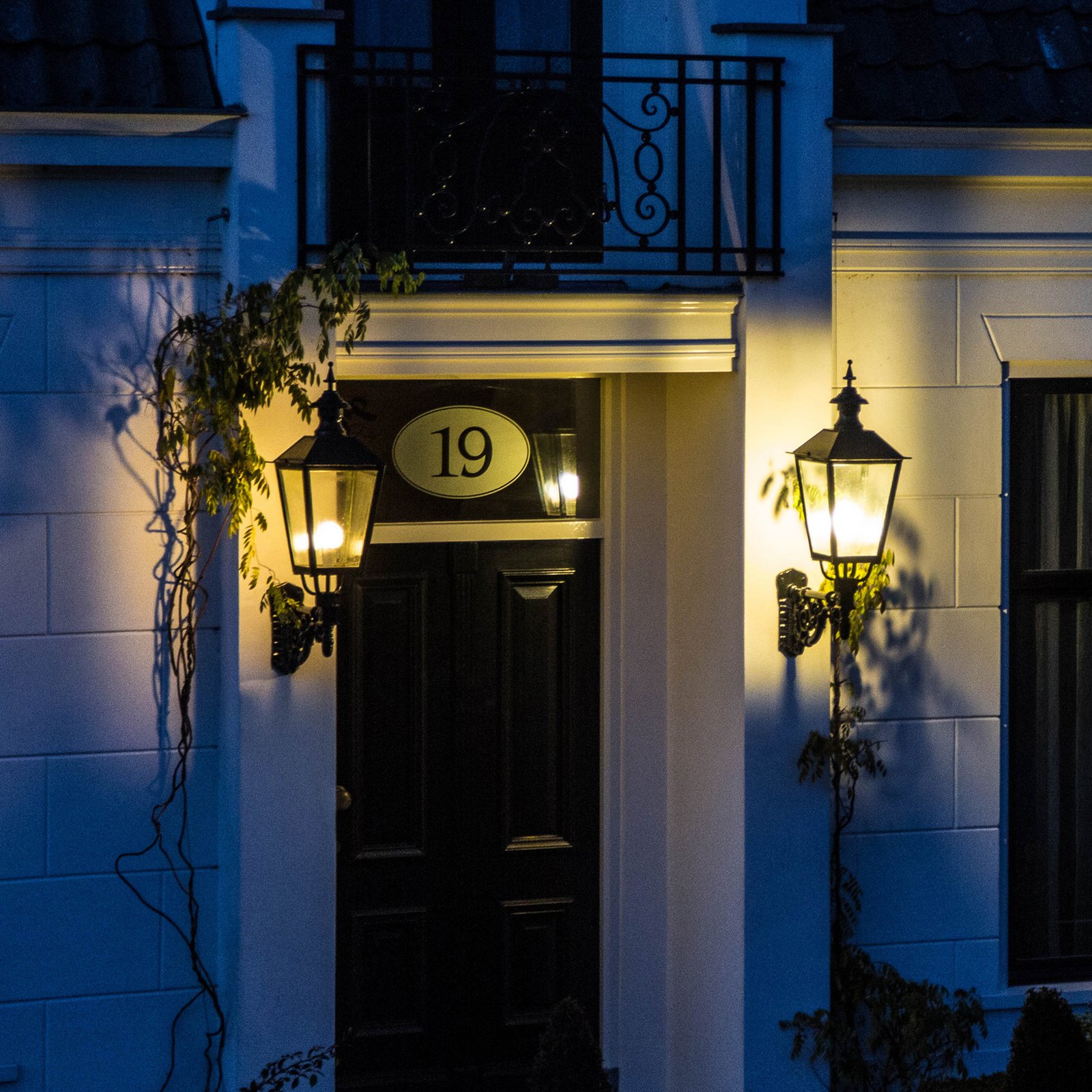 Smakfull utendørs vegglampe M43, svart