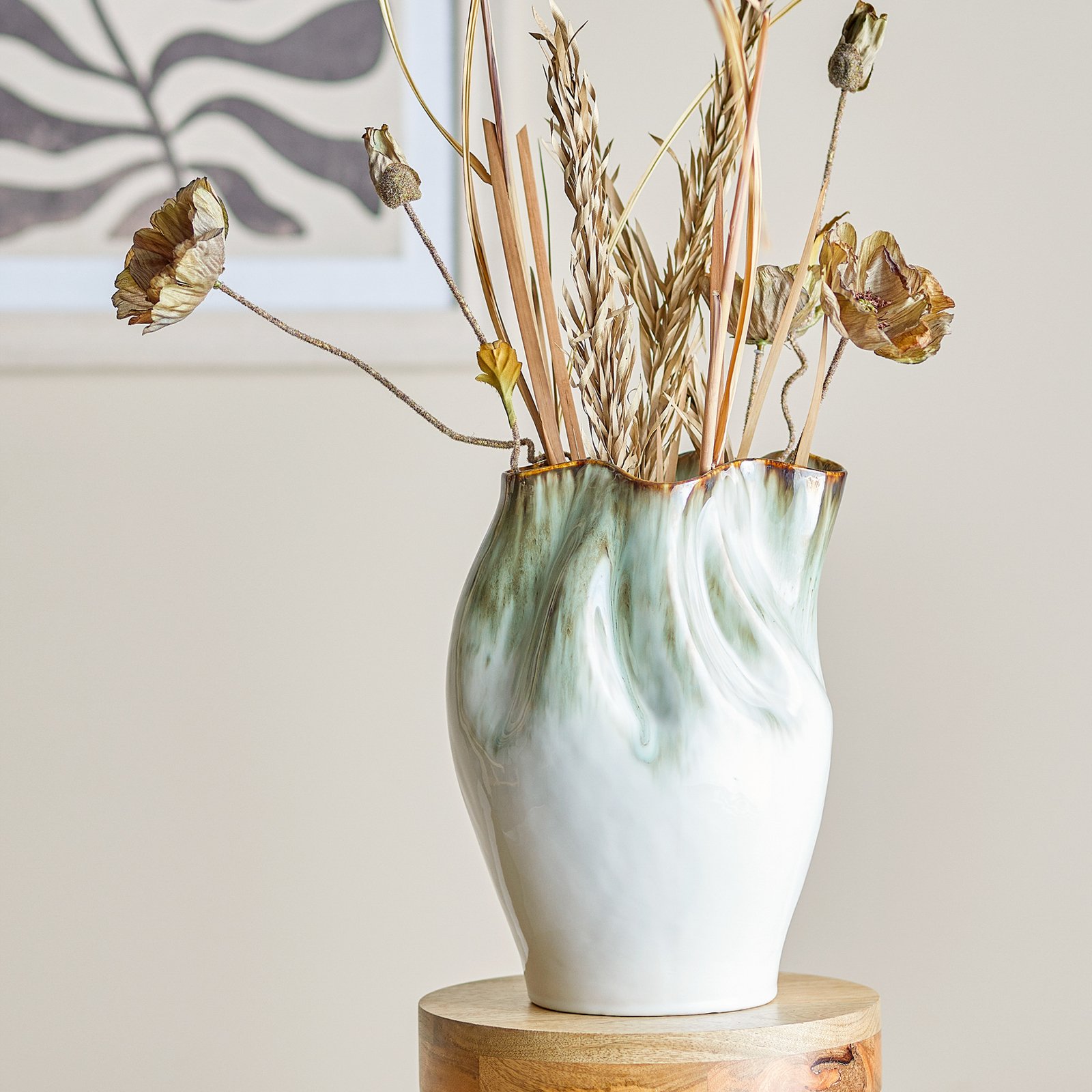 Nisha Vase, Steingut, grün, Höhe 30 cm - BLOOMINGVILLE Nisha Vase, Steingut, grün, Höhe 30 cm - BLOOMINGVILLE