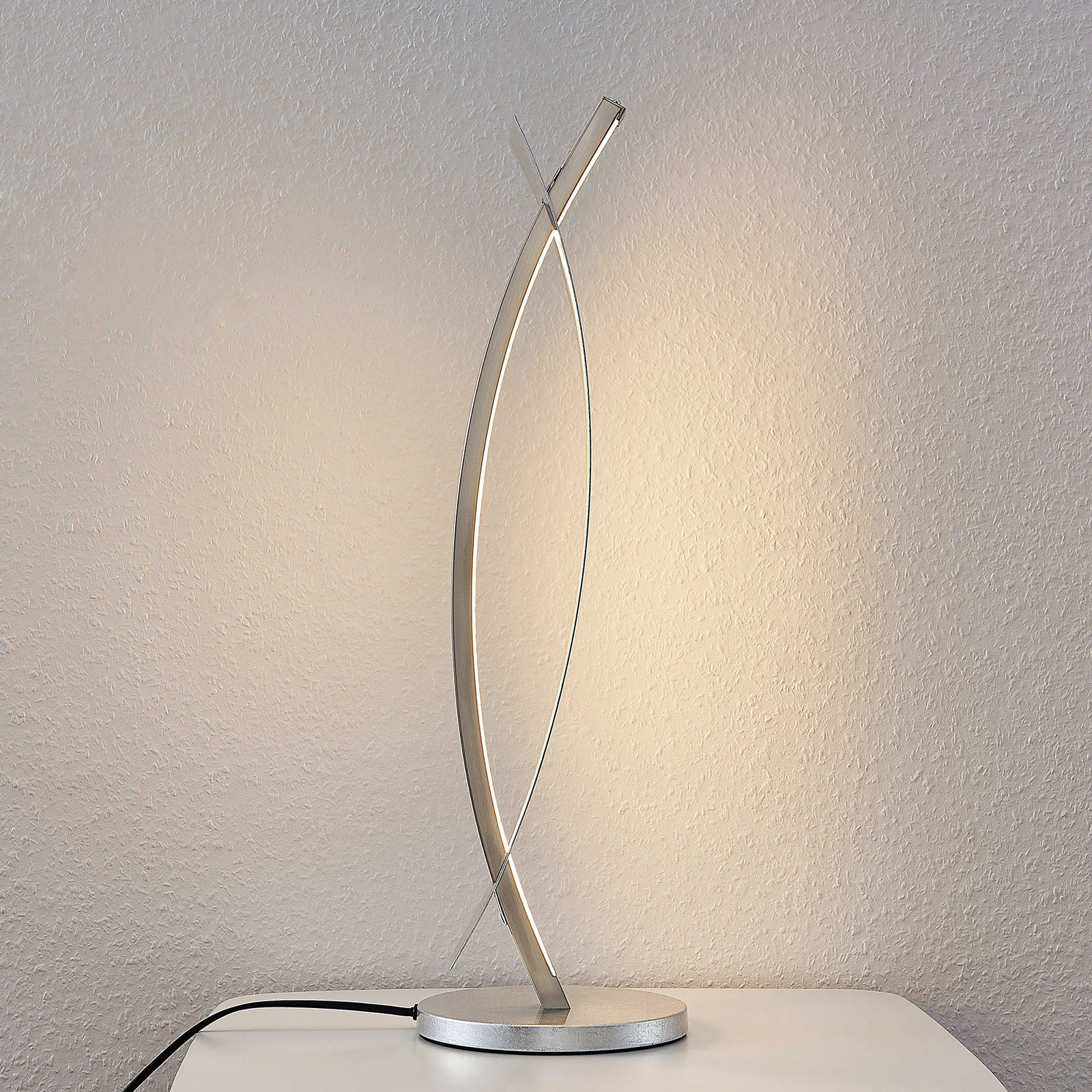 Stolová LED lampa Marija elegantná strieborná
