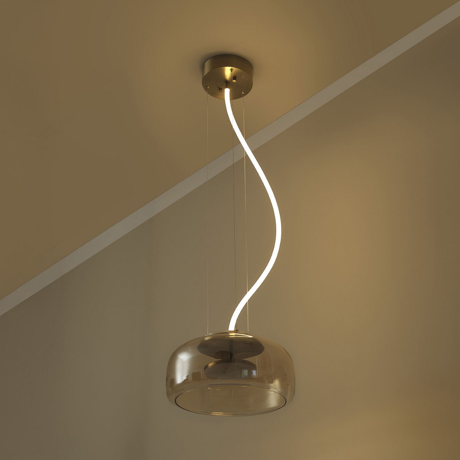 OSRAM DECOR GLOW LED lógó lámpa, borostyánsárga/arany, Ø 38 cm, felfelé/lefelé