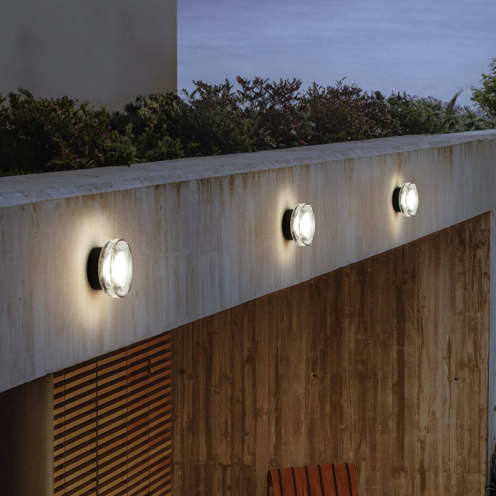 MARSET LED-Außenwandlampe Roc, Ø 17 cm, schwarz/transluzent günstig online kaufen
