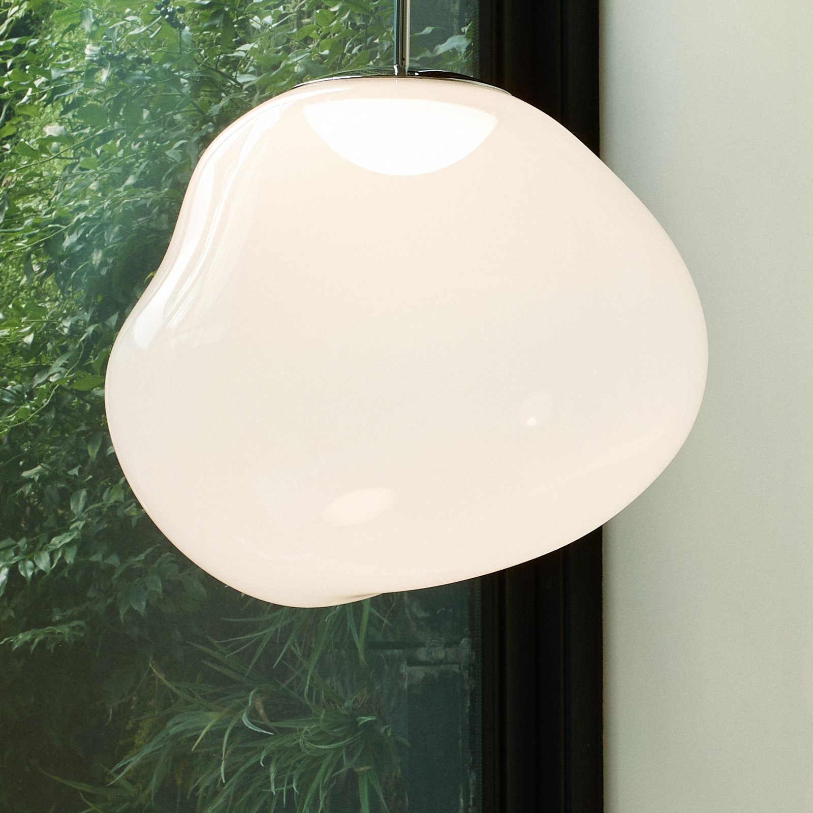 Tom Dixon LED hanging light Melt, Ø 28 cm, opal/gold