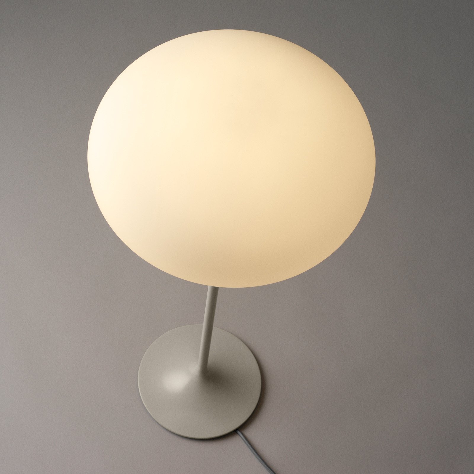 GUBI Stemlite lampă de masă gri 70 cm - Camera de zi / sufragerie - design - gri alb - Metal