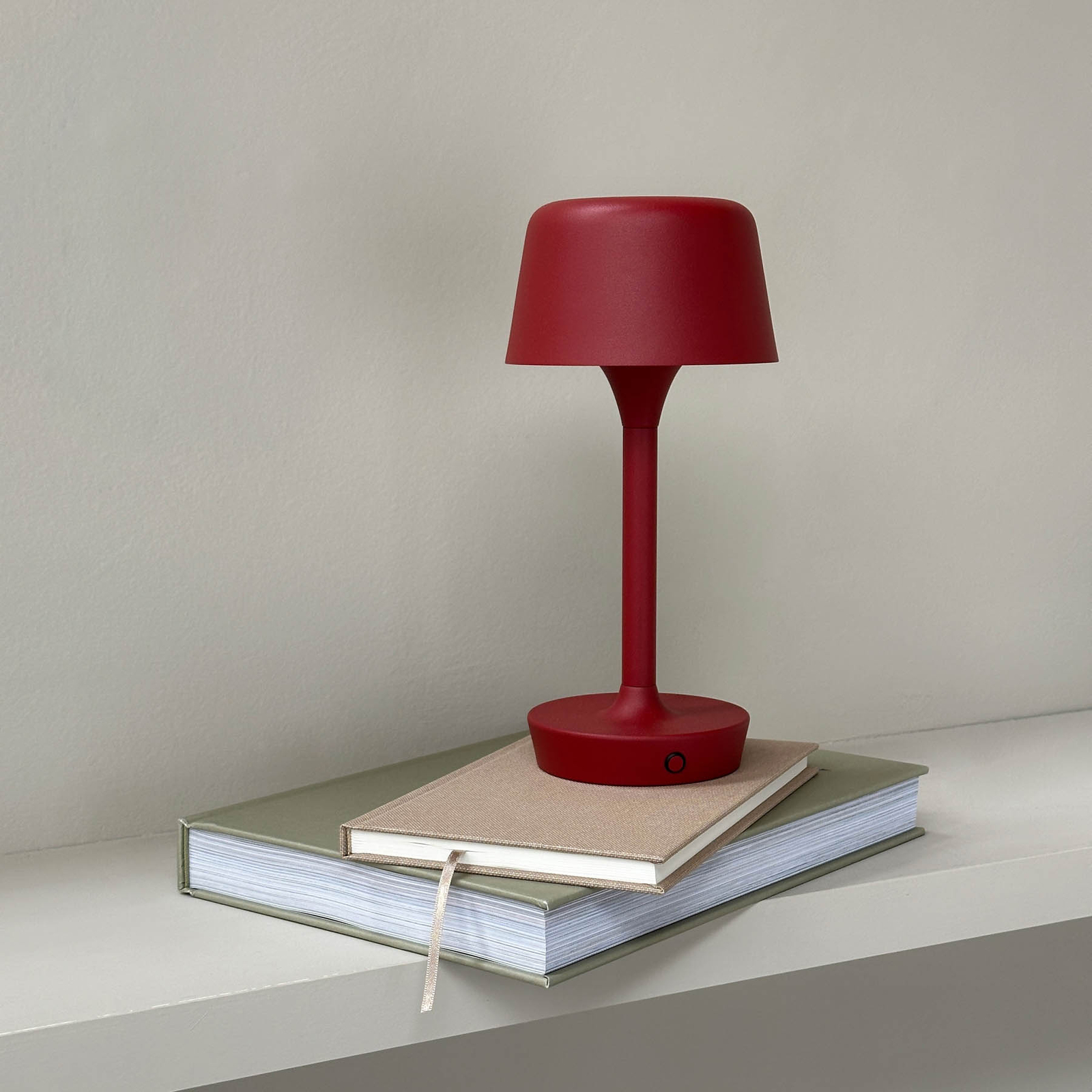 Dyberg Larsen LED table lamp Flow, red, height 25 cm