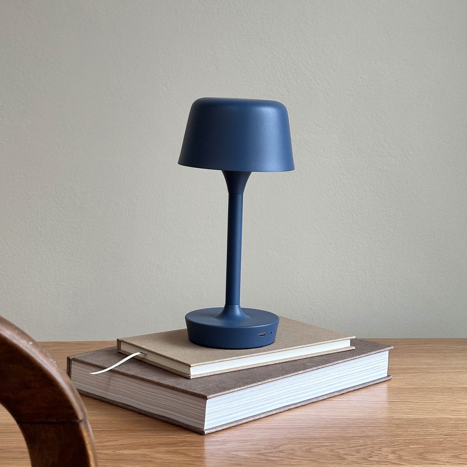 Dyberg Larsen LED table lamp Flow, blue, height 25 cm