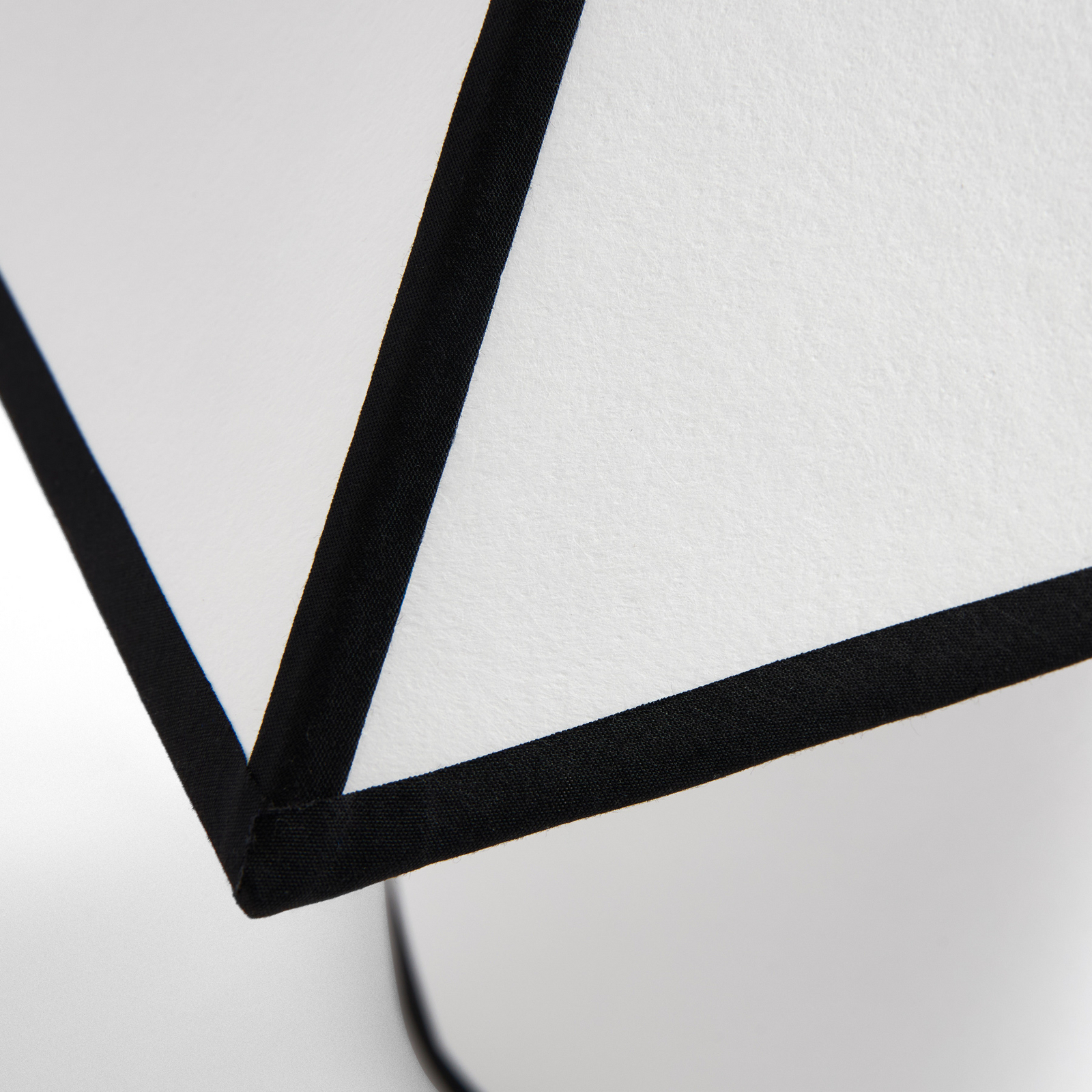 Lampe à poser Ava, hauteur 32 cm, blanc/noir, E27 - HAY