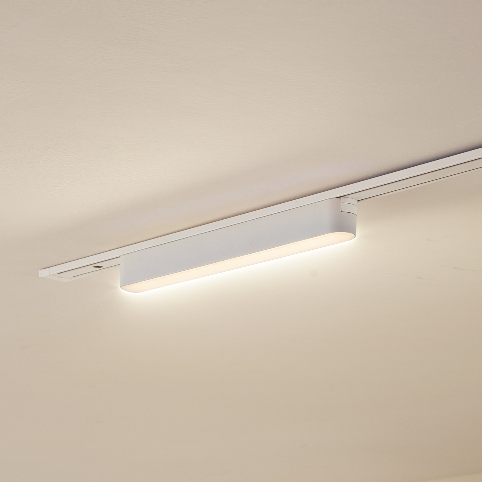 Lindby LED csík 48 V Lumaro, fehér, 10 W, műanyag