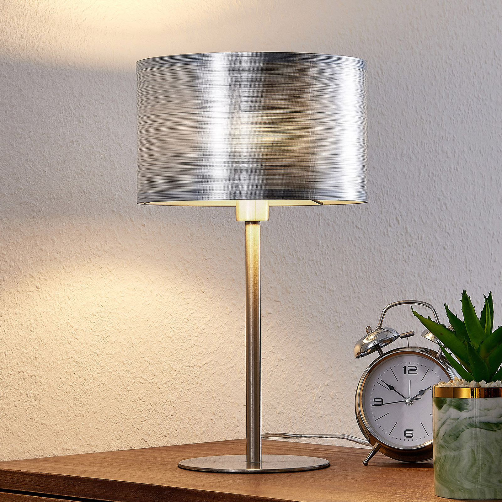 Lindby Dexin lámpara de mesa, plata metálica