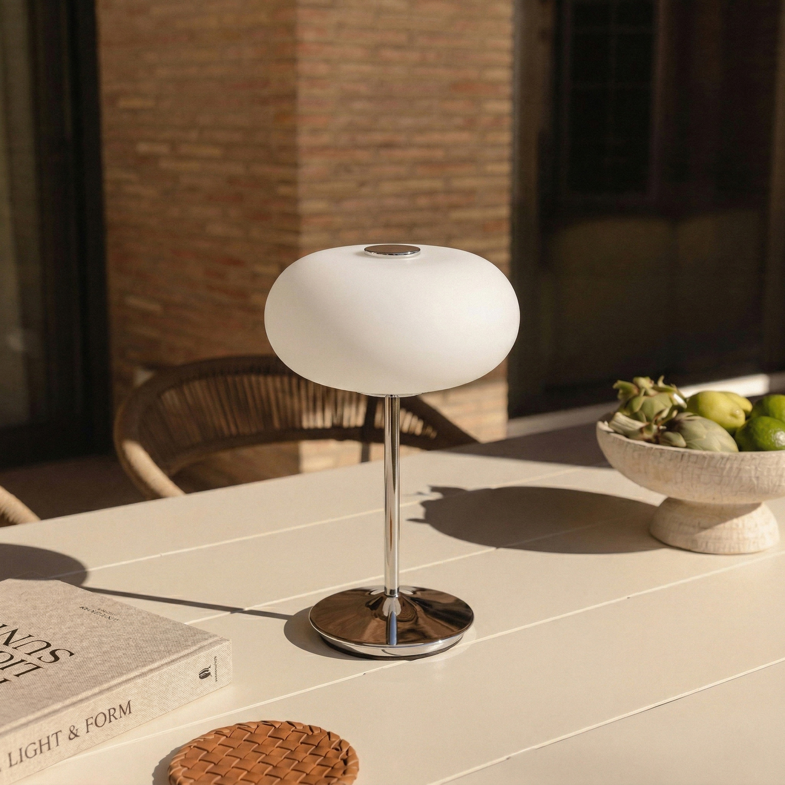 Anoria LED-zaklamp op oplaadbare batterij, chroom/wit, glas, USB - Lucande Anoria LED-zaklamp op oplaadbare batterij, chroom/wit, glas, USB - Lucande