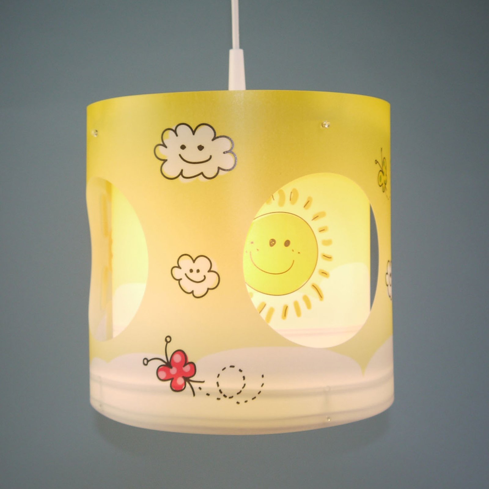 Sunny rotating pendant light for a child’s room