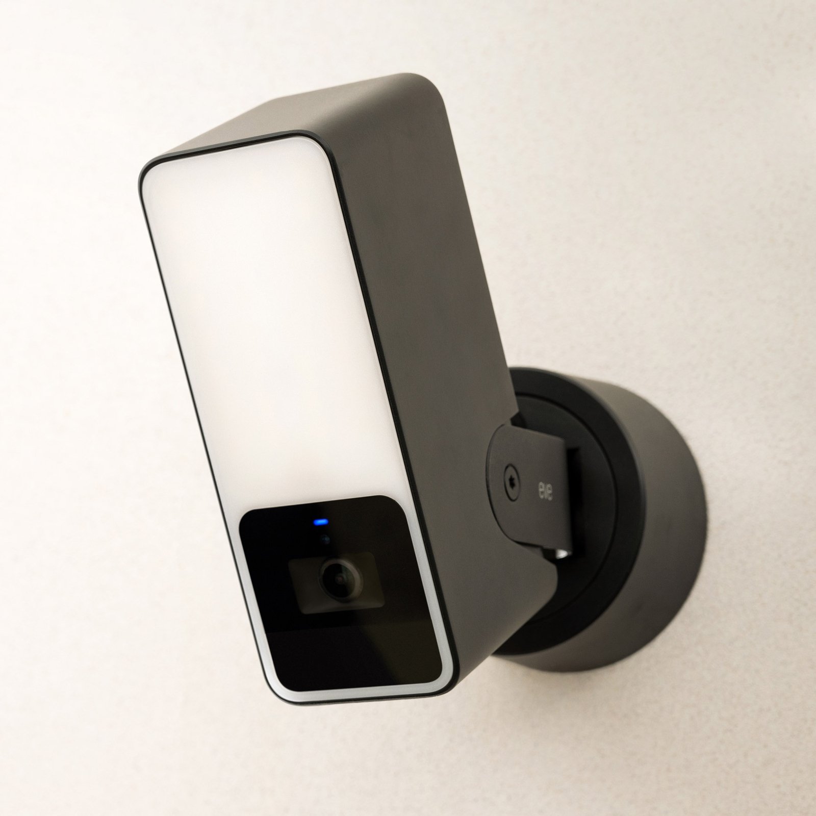 Eve Outdoor Cam, smart kamera med projektørlys