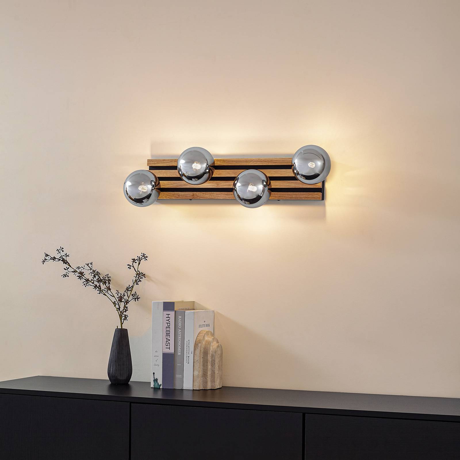 Lindby Wandleuchte Woodora, Holz, Glas, rauchgrau, 4-flammig günstig online kaufen