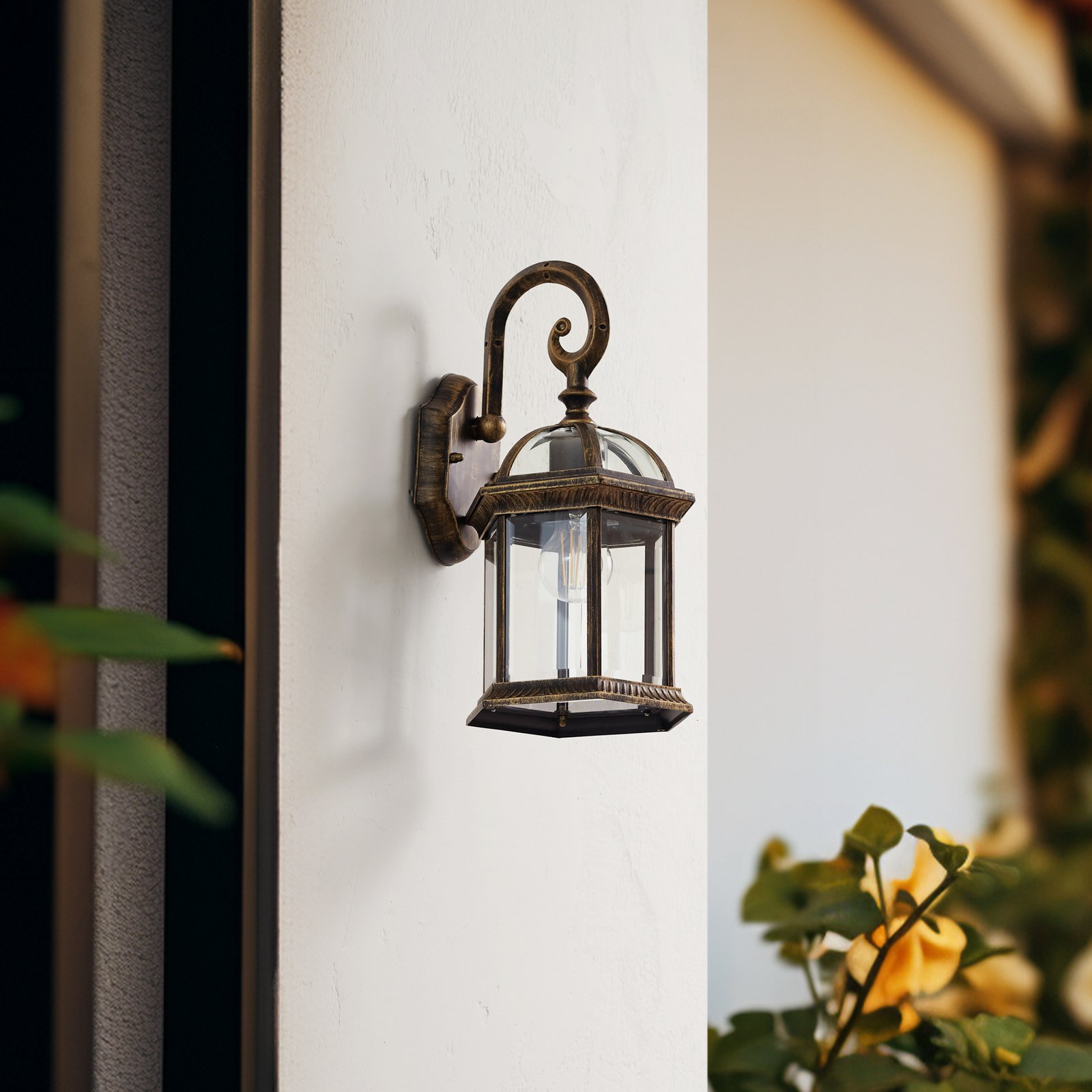 Lindby outdoor wall light Adelisa, gold antique, aluminium, height 39 cm