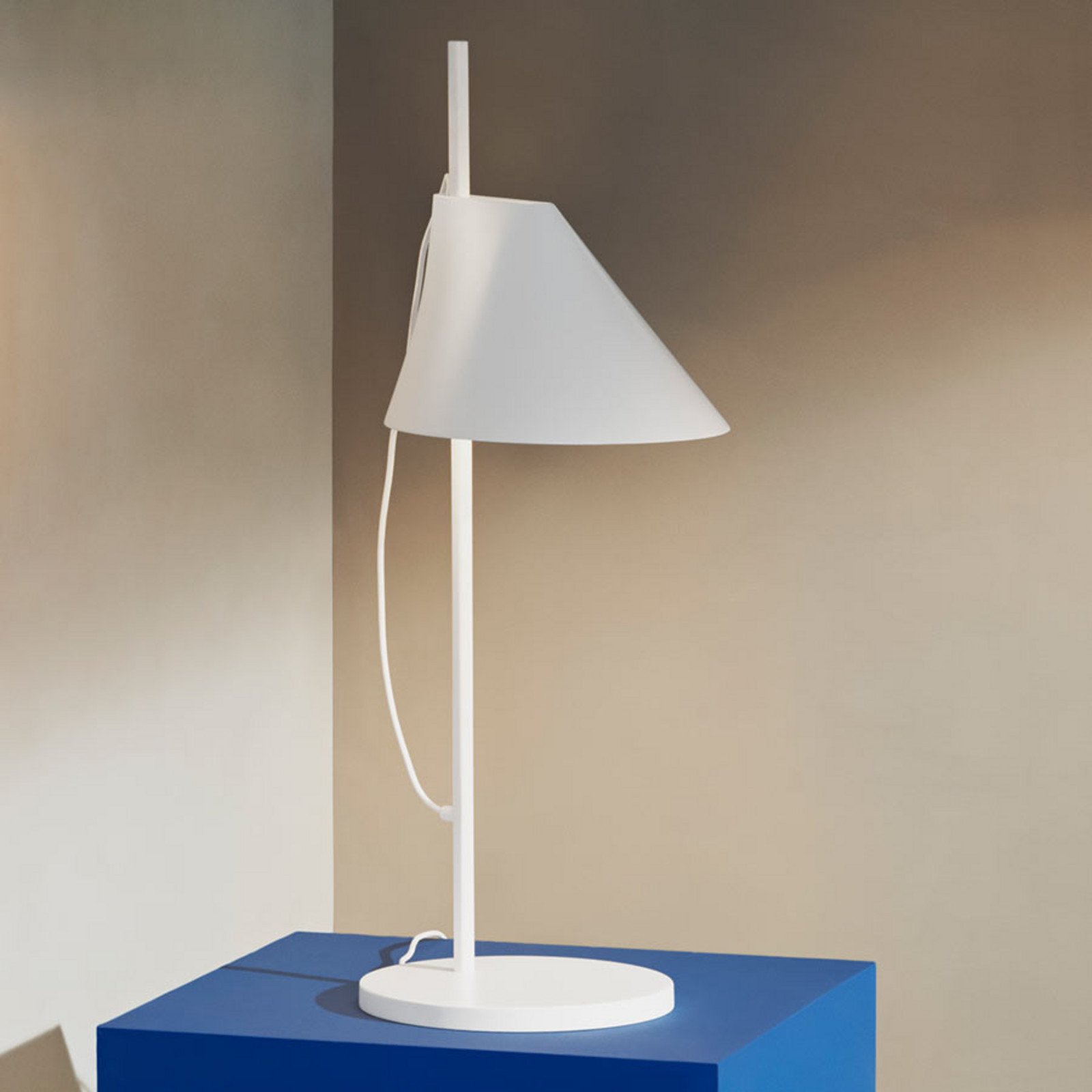 Louis Poulsen Yuh - lampă de masă LED alb - Camera de zi / sufragerie - design - Metal