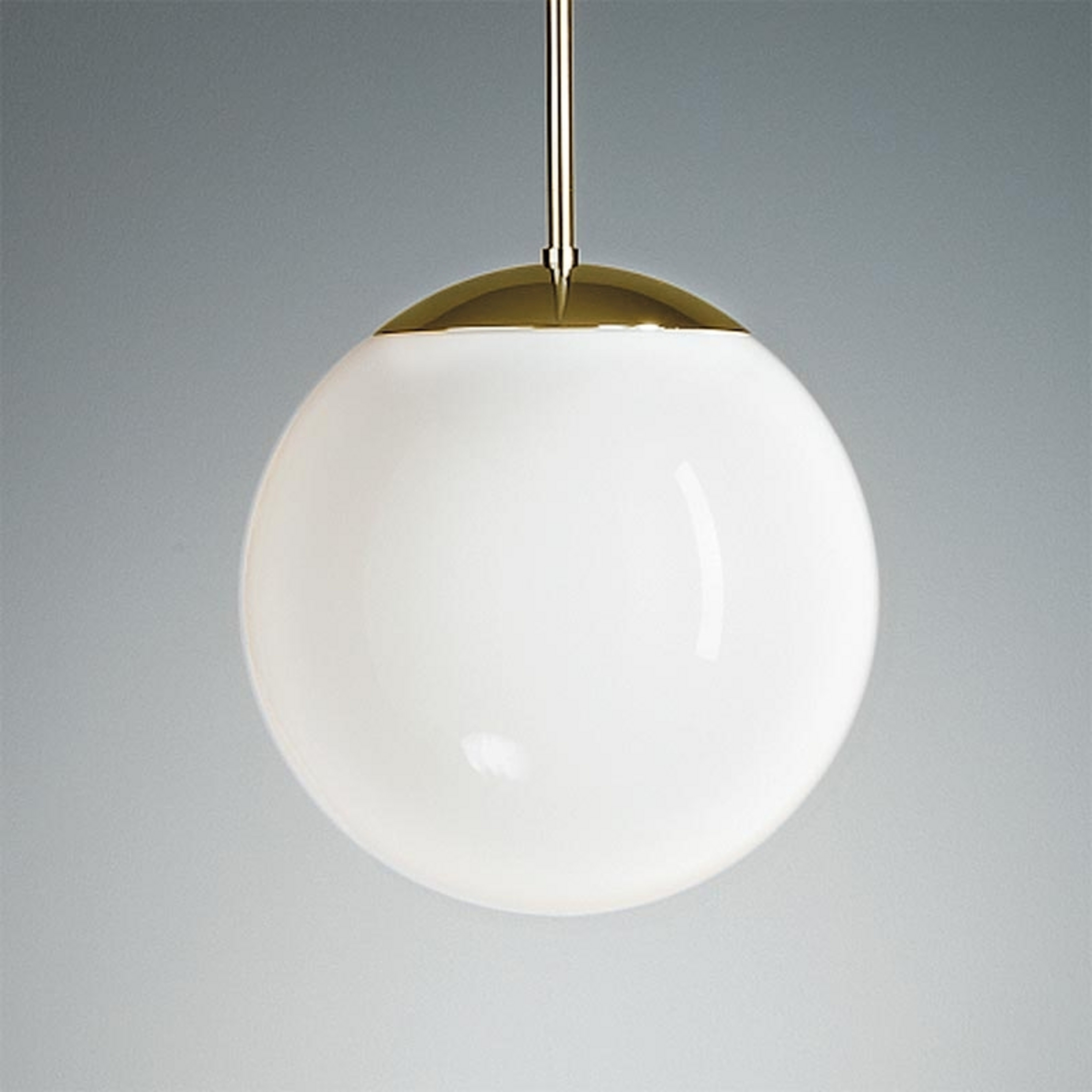 Suspension laiton boule opale 25 cm