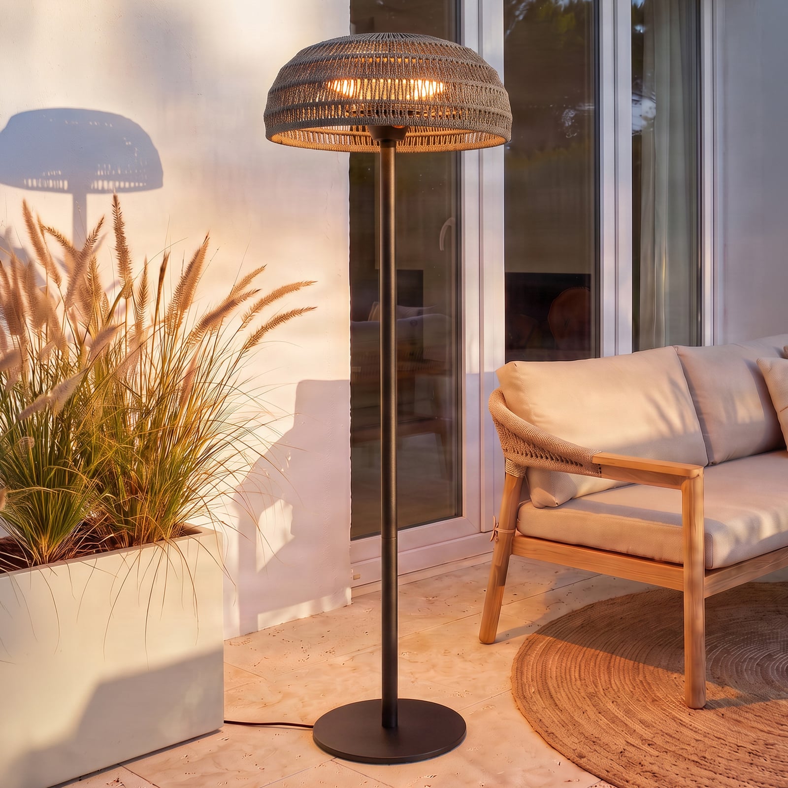 Radiateur rayonnant sur pied Calenza, noir, 200 cm, 3 niveaux, IP44 - Lucande