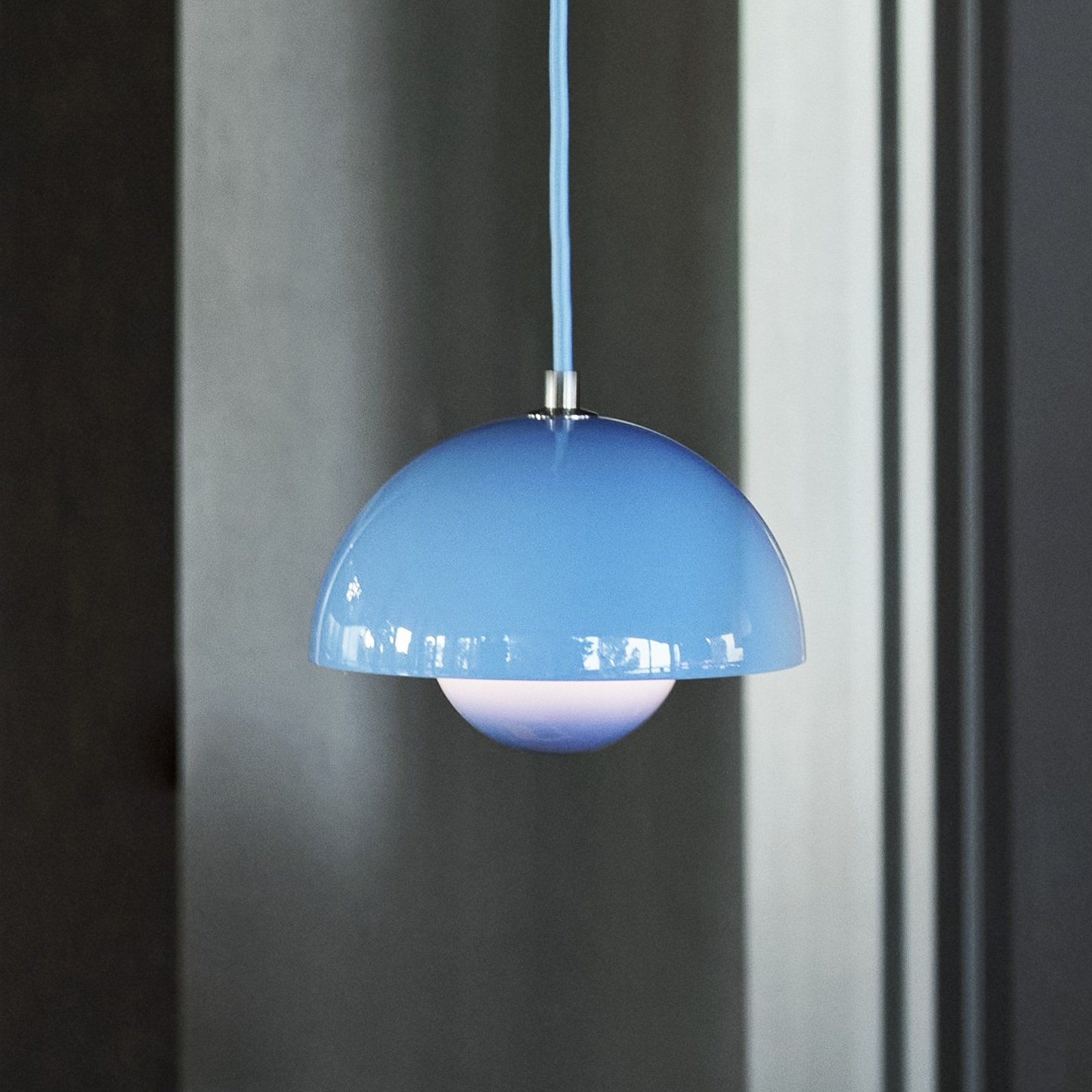 &Tradycyjna lampa wisząca Flowerpot VP10, Ø 16 cm, jasnoniebieska