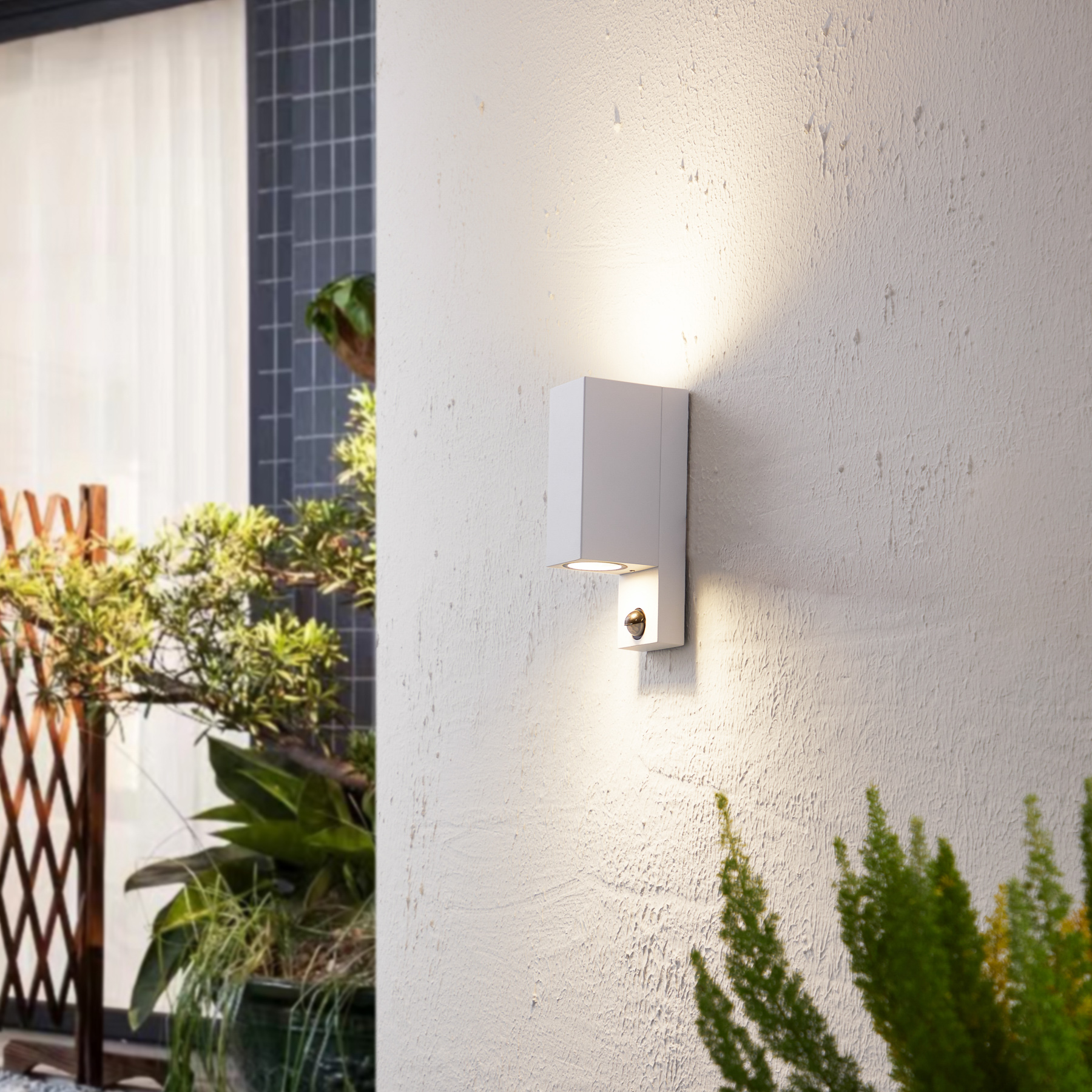 Prios outdoor wall light Tetje, white, angular, sensor, set of 2