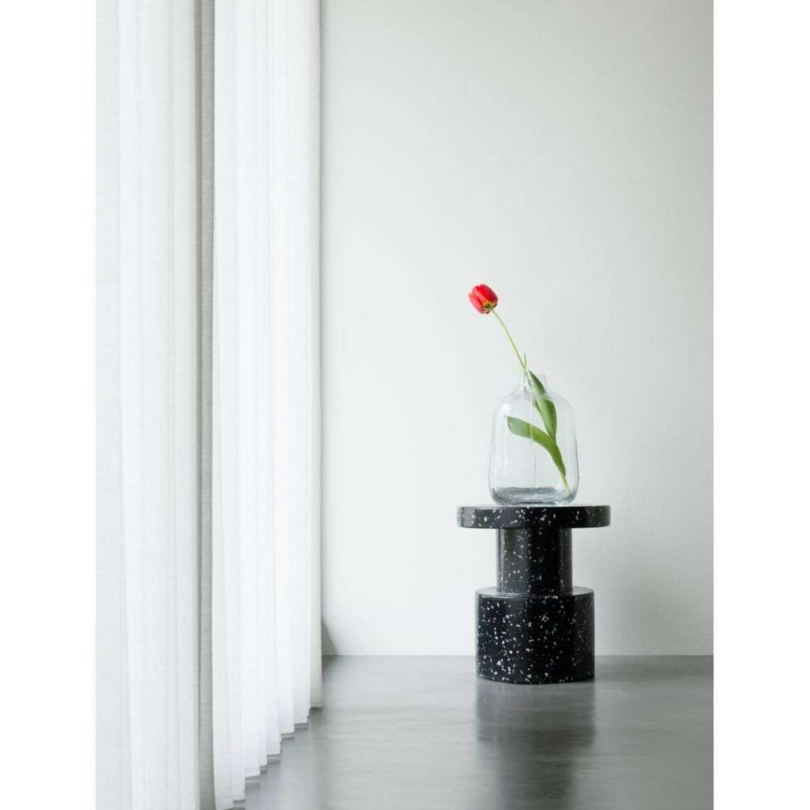 Step Vase H31 Clear - Normann Copenhagen