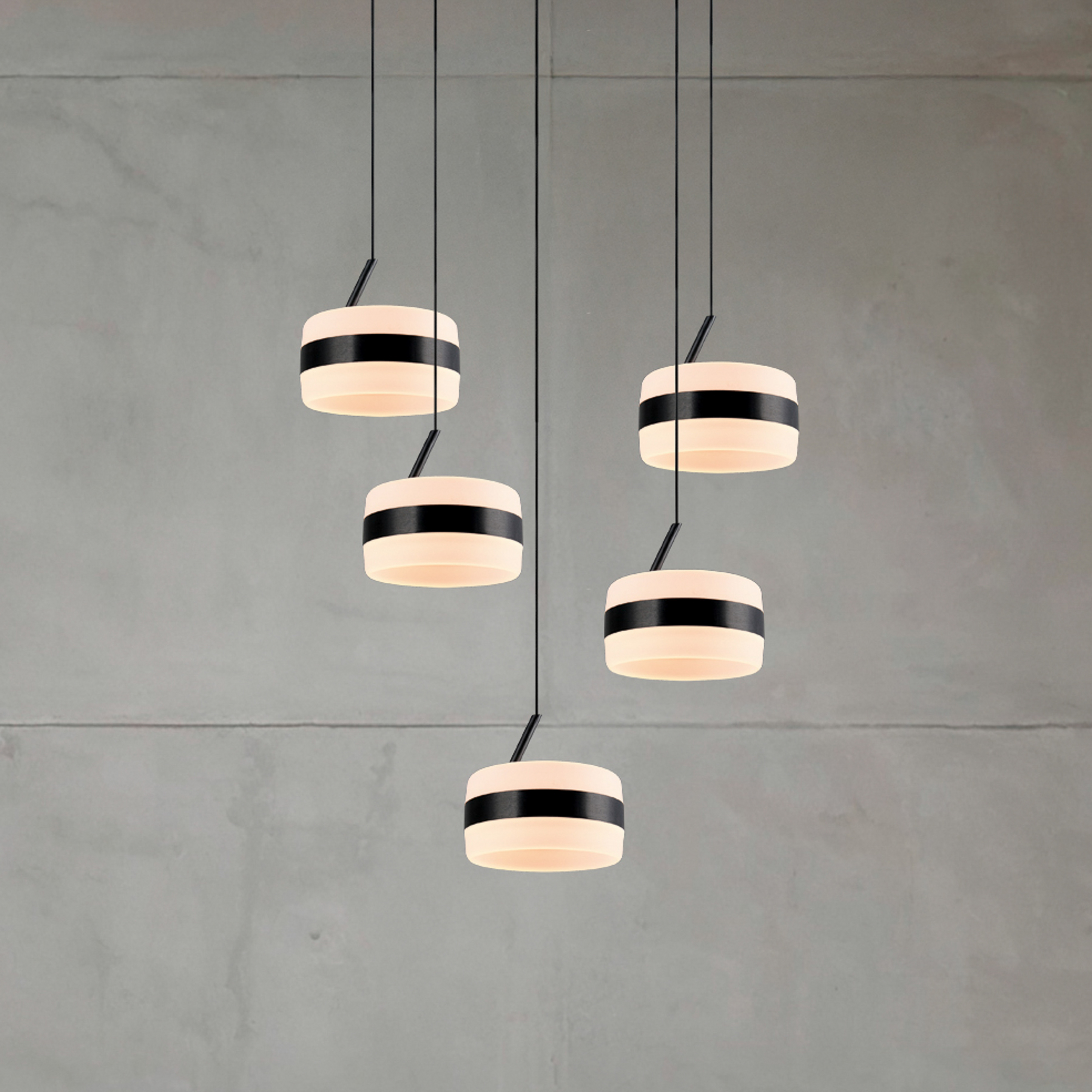 Suspension LED Dios, noir, Ø 45 cm, CCT, à 5 lampes.