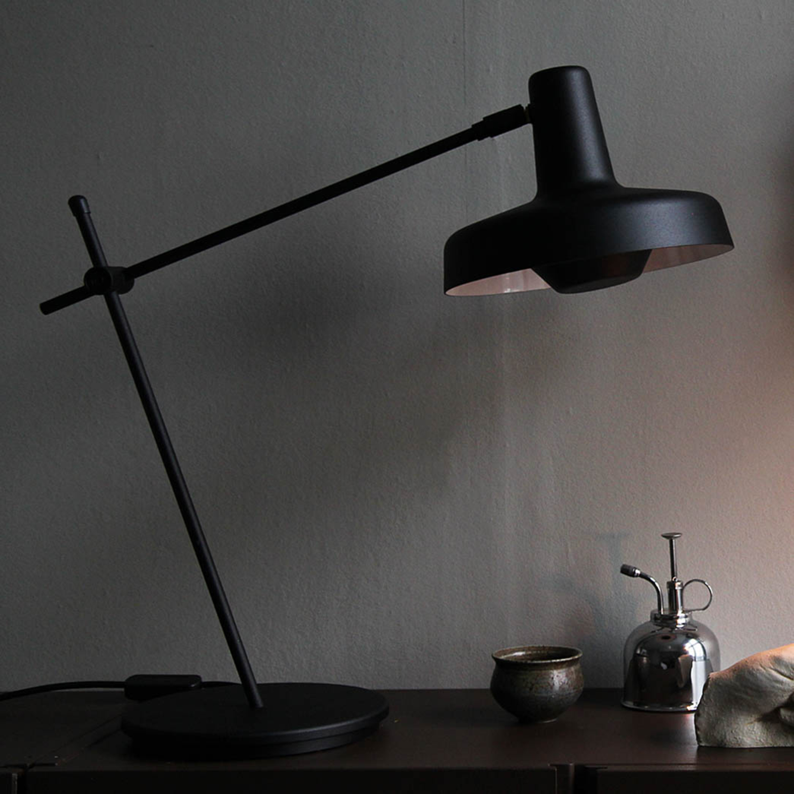 Arigato Stolní Lampa Small Black - Grupa
