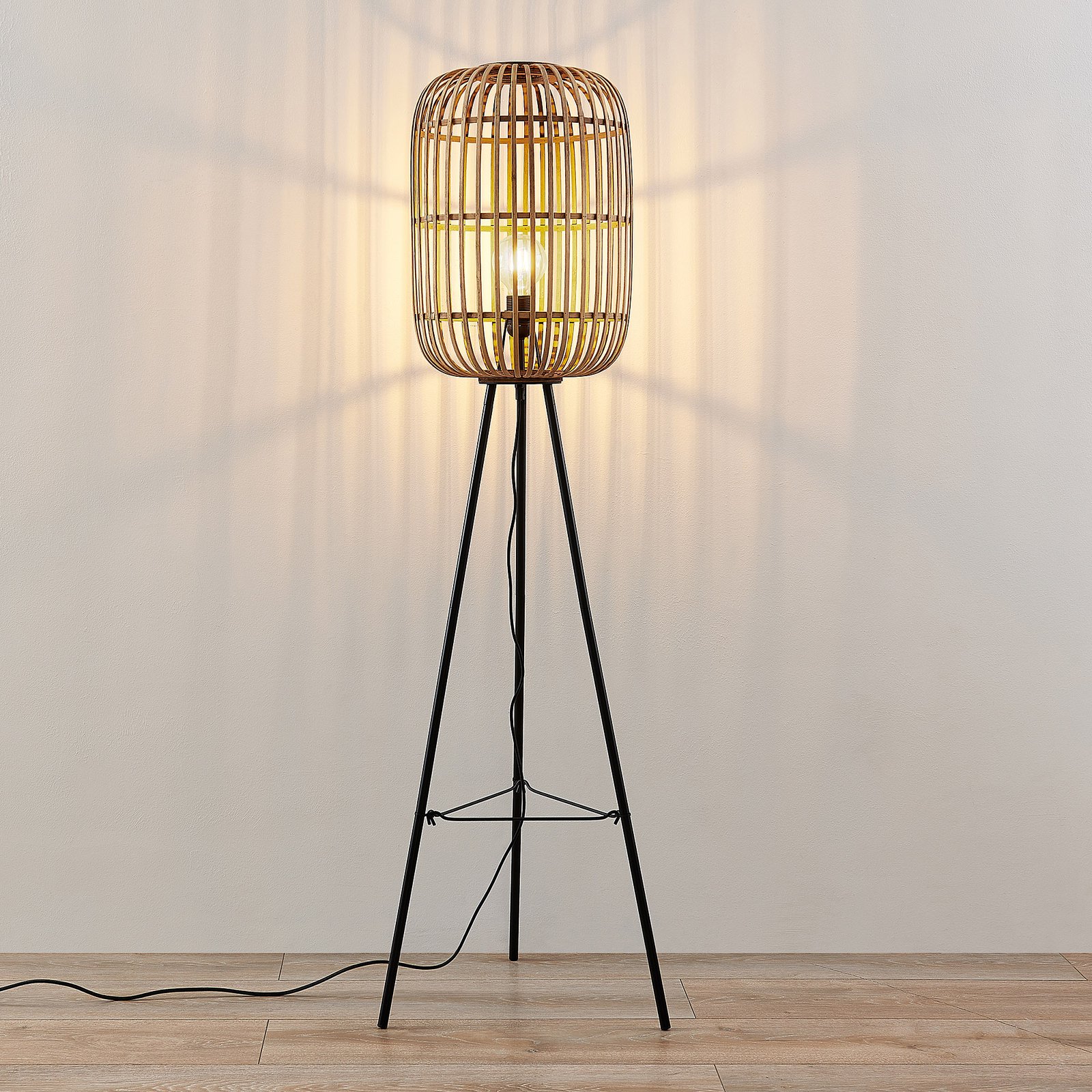 Lindby Canyana vloerlamp, naturel, rotan, 139 cm hoog