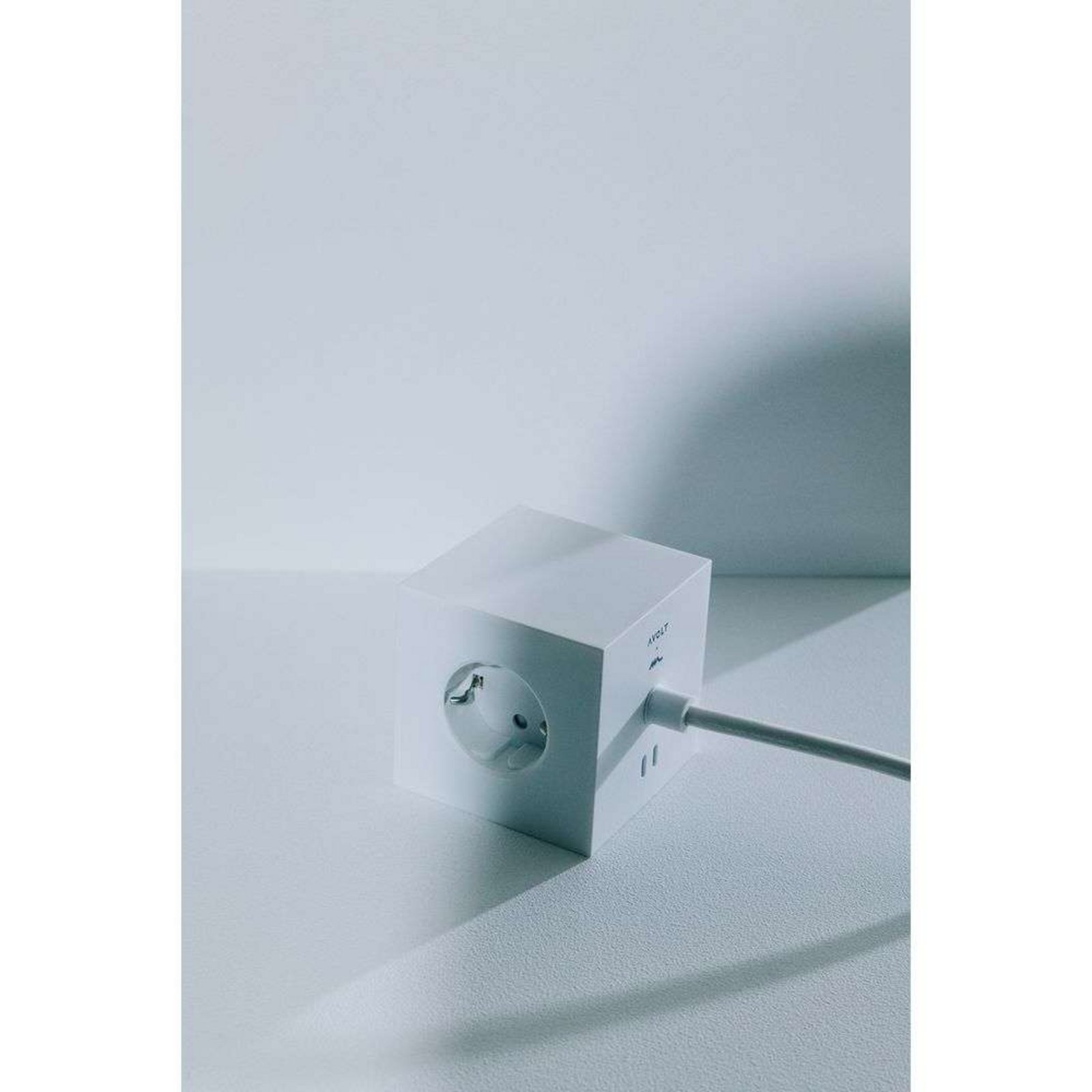 Mehrfachdose SQUARE 1 weiß 3x Schuko 2x USB 1,8m Kabel AVOLT